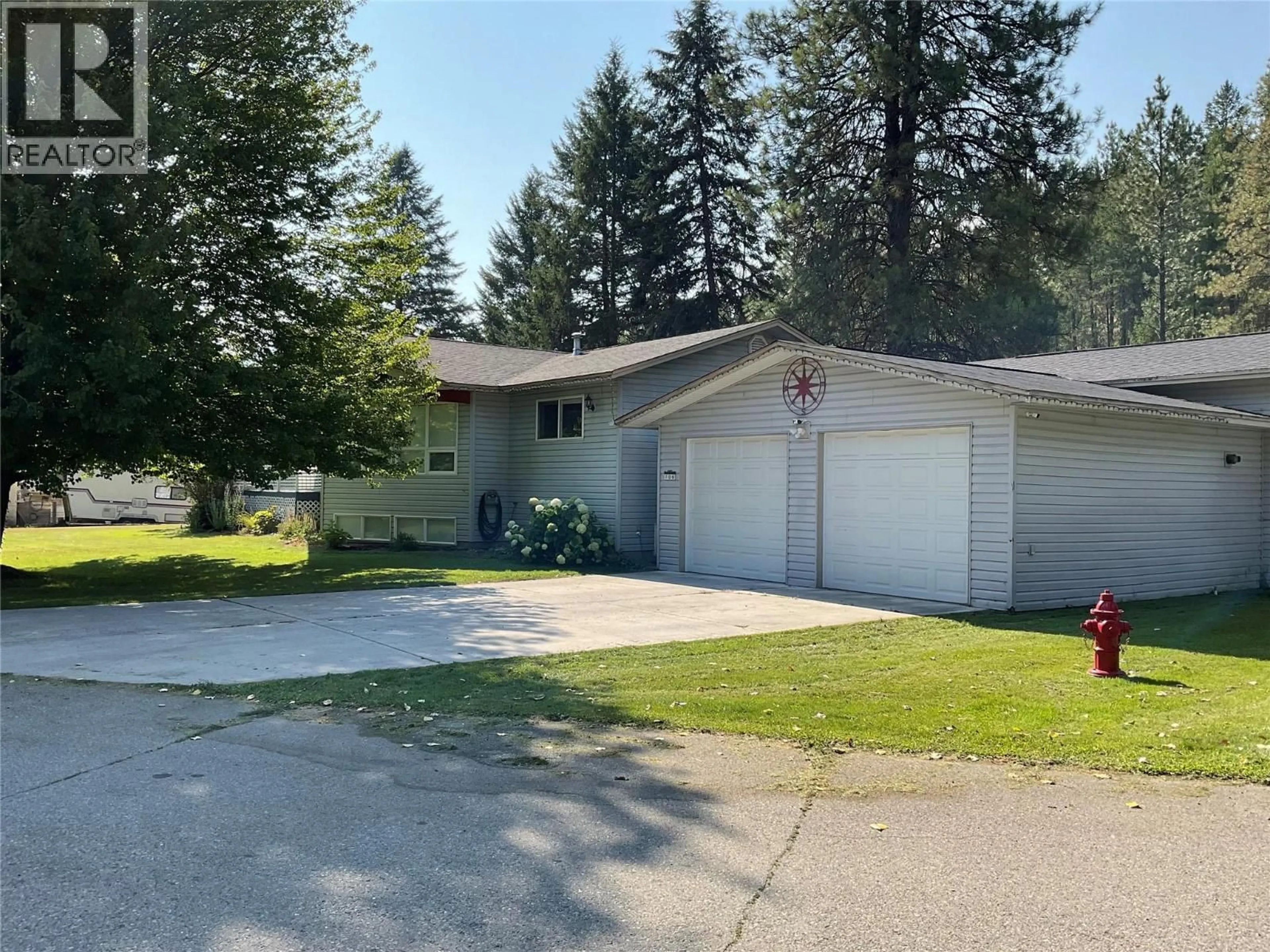 A pic from outside/outdoor area/front of a property/back of a property/a pic from drone, street for 706 CENTRAL AVENUE, Midway British Columbia V0H1M0