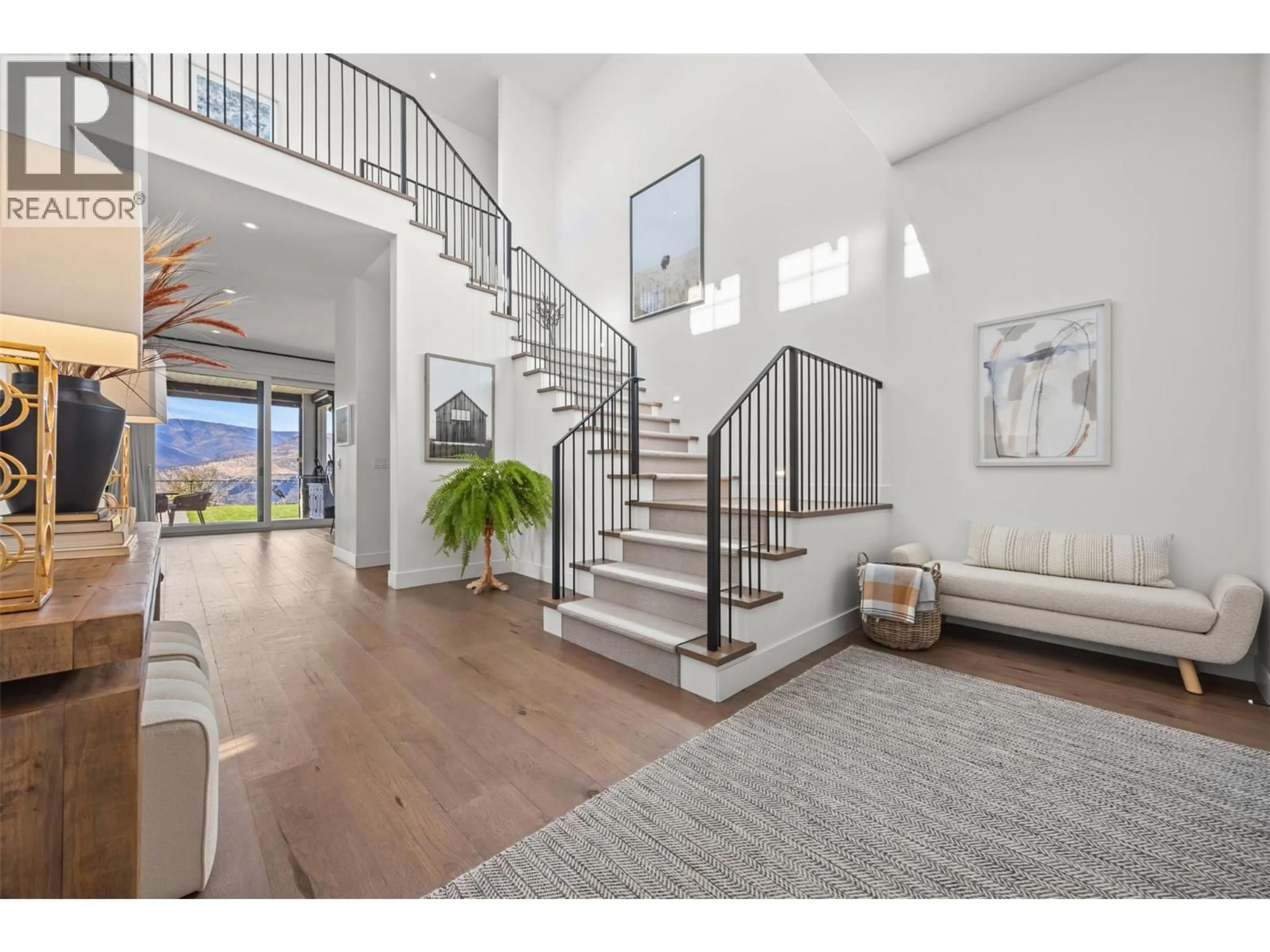 Indoor entryway for 114 RED SKY COURT, Kelowna British Columbia V1V3G4