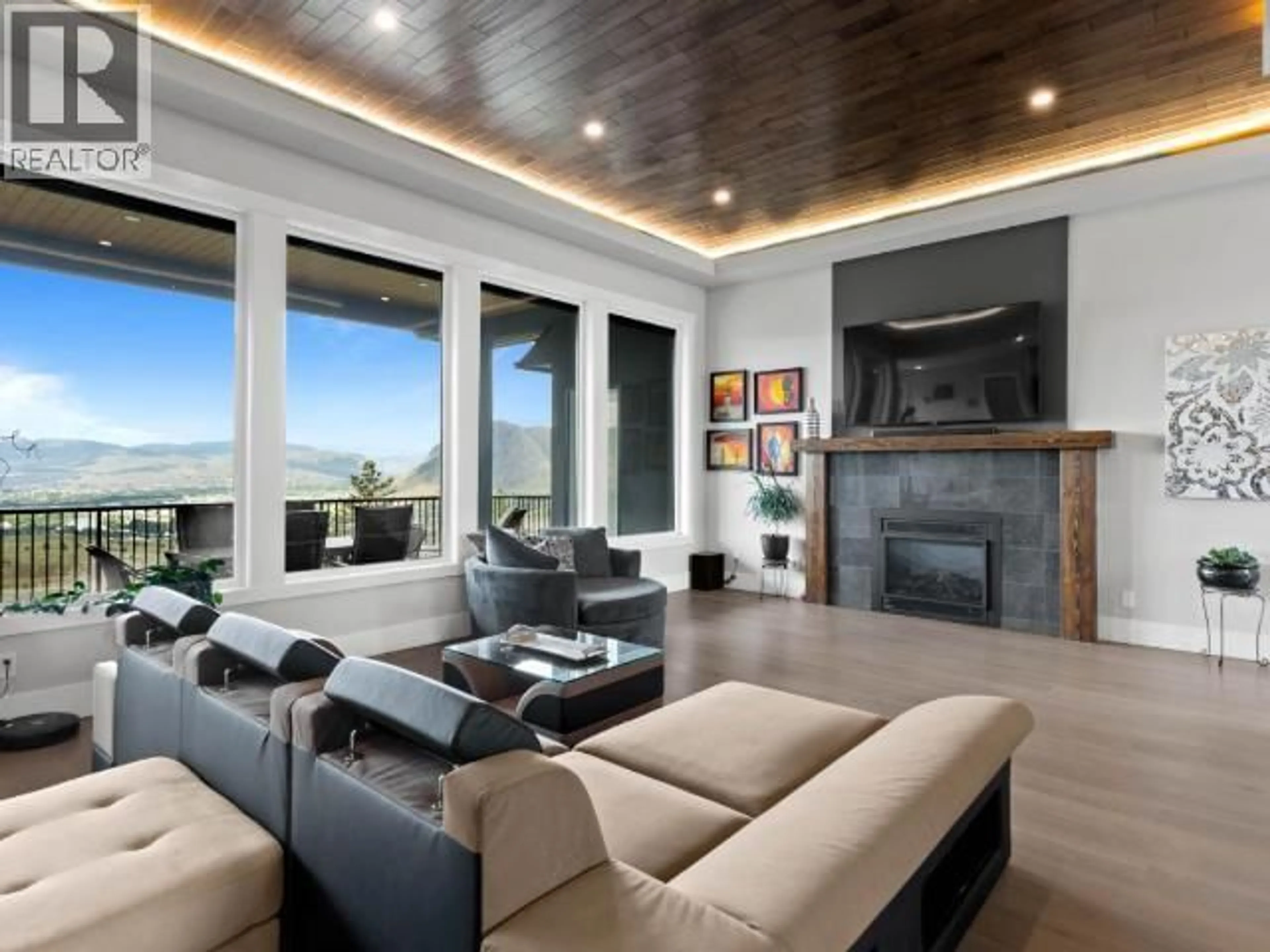 Living room with furniture, unknown for 1314 MYRA PLACE, Kamloops British Columbia V2E0C3