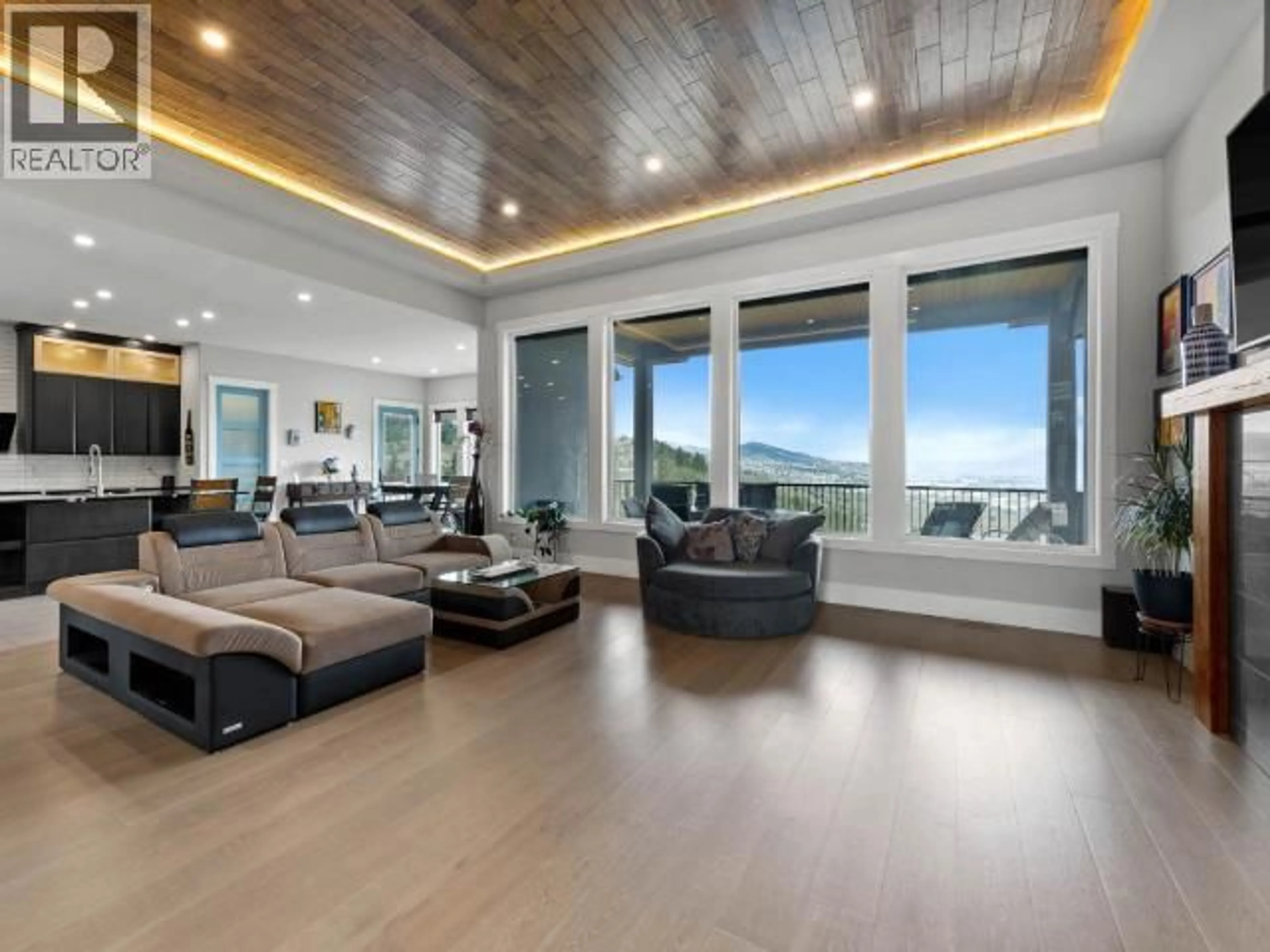 Living room with furniture, unknown for 1314 MYRA PLACE, Kamloops British Columbia V2E0C3