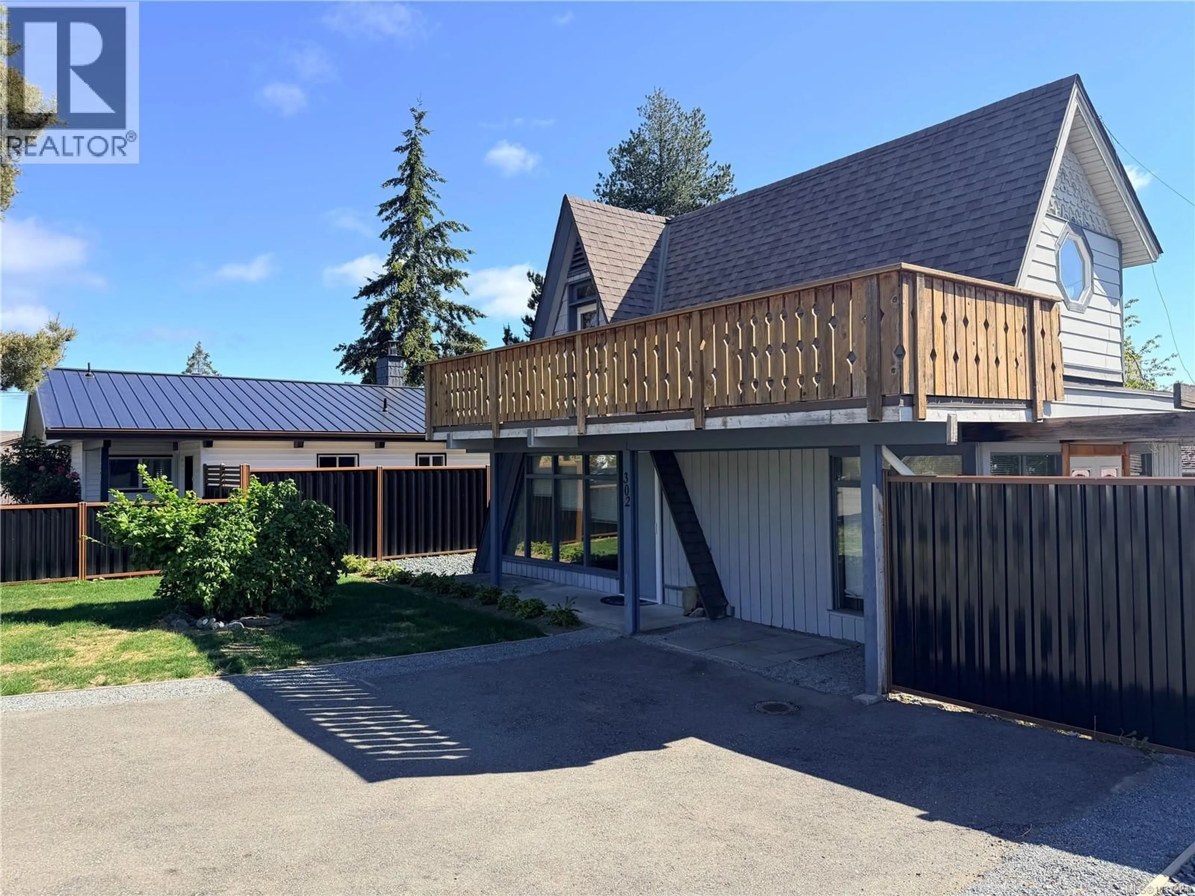 A pic from outside/outdoor area/front of a property/back of a property/a pic from drone, street for 302 WILLOW STREET, Parksville British Columbia V9P1C7