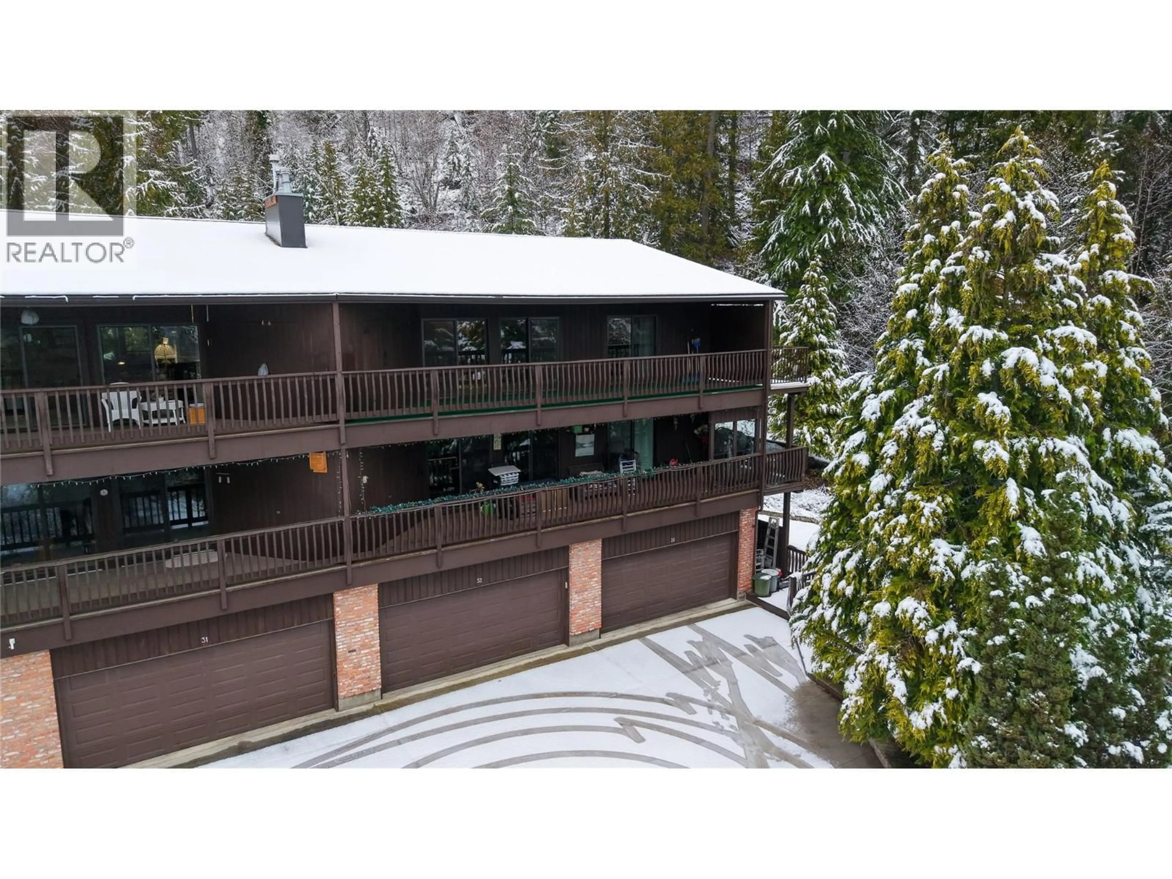 A pic from outside/outdoor area/front of a property/back of a property/a pic from drone, unknown for 32 - 1691 3A HIGHWAY, Nelson British Columbia V1L6J8