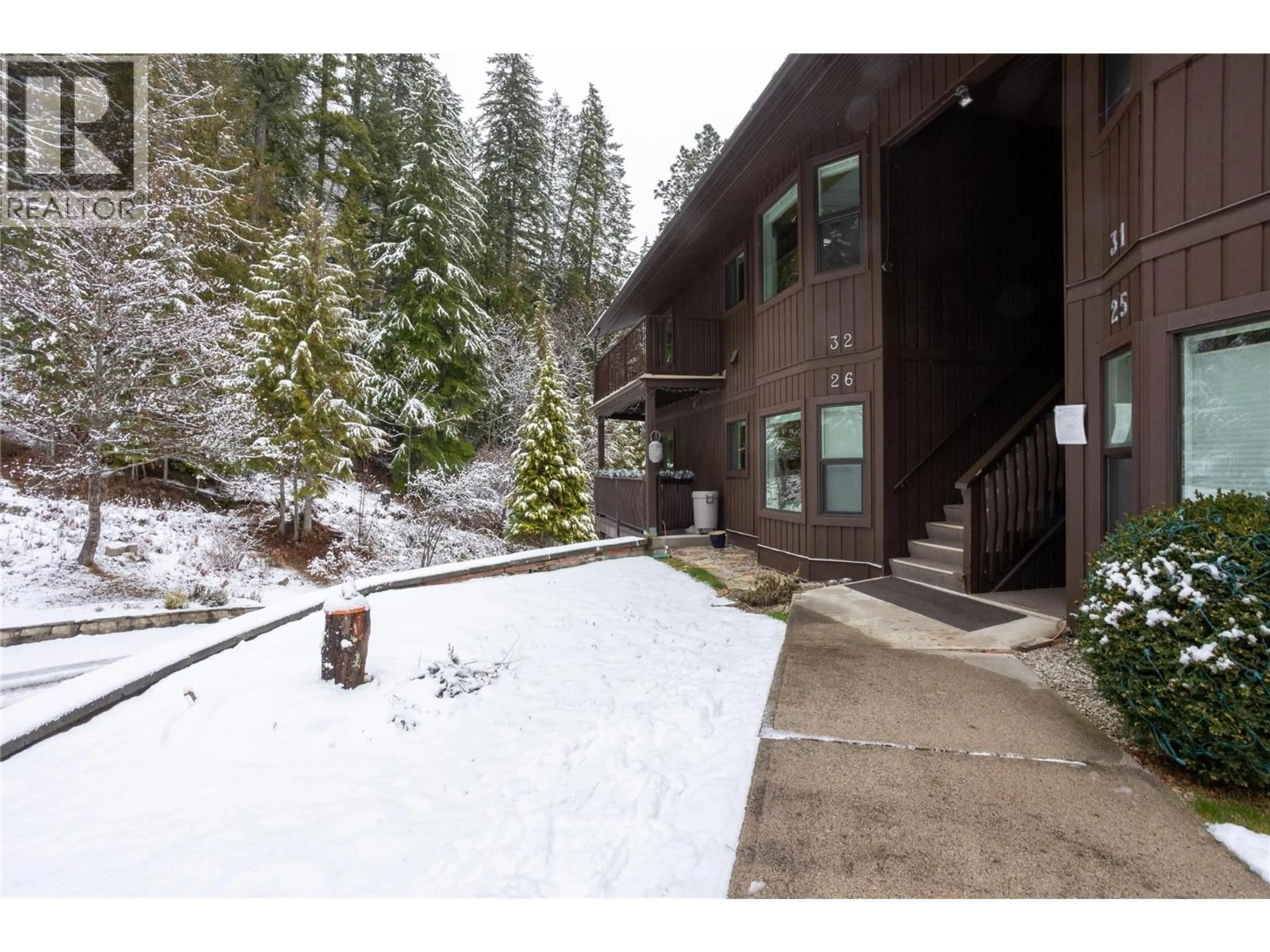 A pic from outside/outdoor area/front of a property/back of a property/a pic from drone, mountain view for 32 - 1691 3A HIGHWAY, Nelson British Columbia V1L6J8
