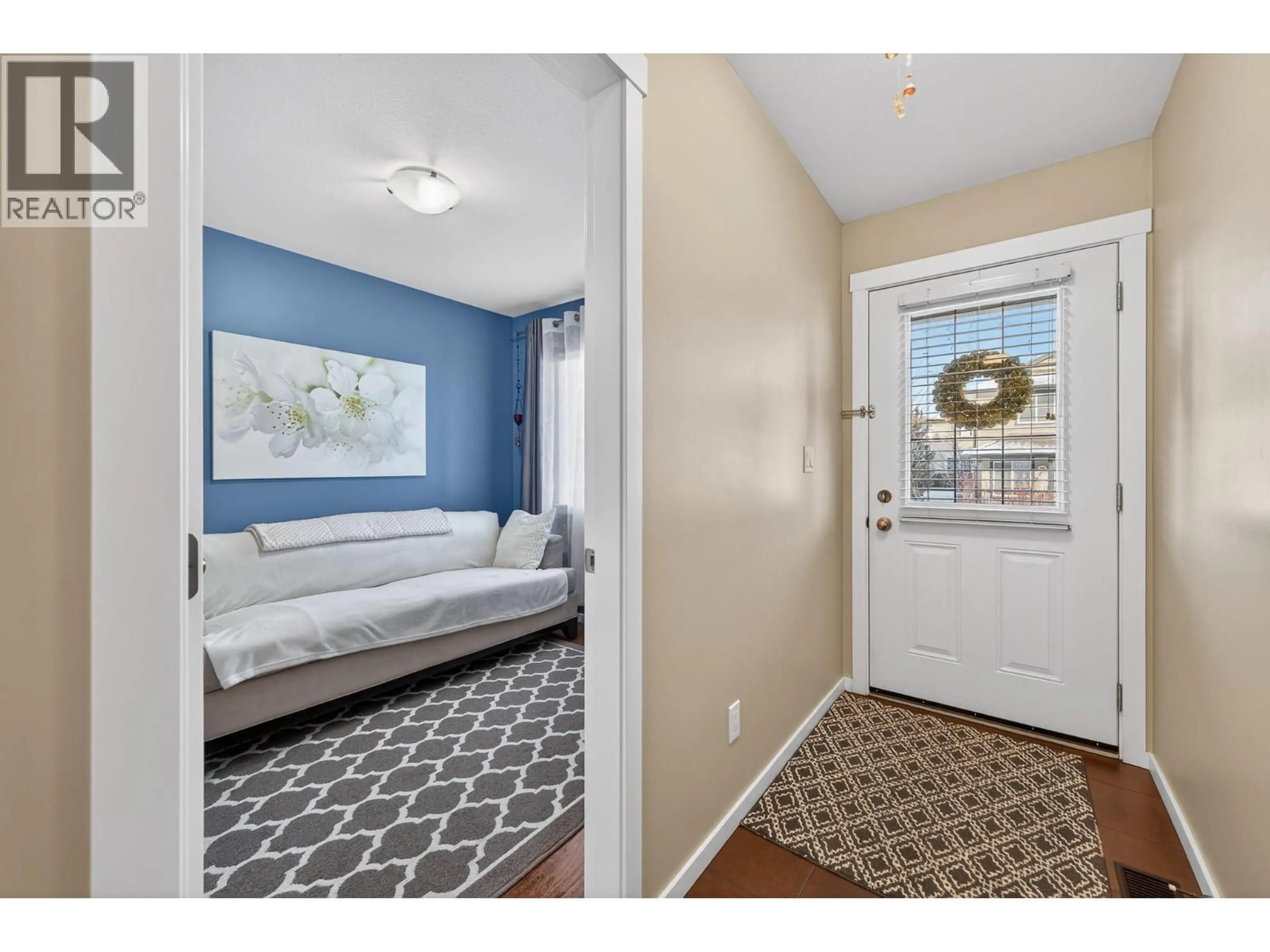 Indoor entryway for 15 - 1760 COPPERHEAD DRIVE, Kamloops British Columbia V1S2B4