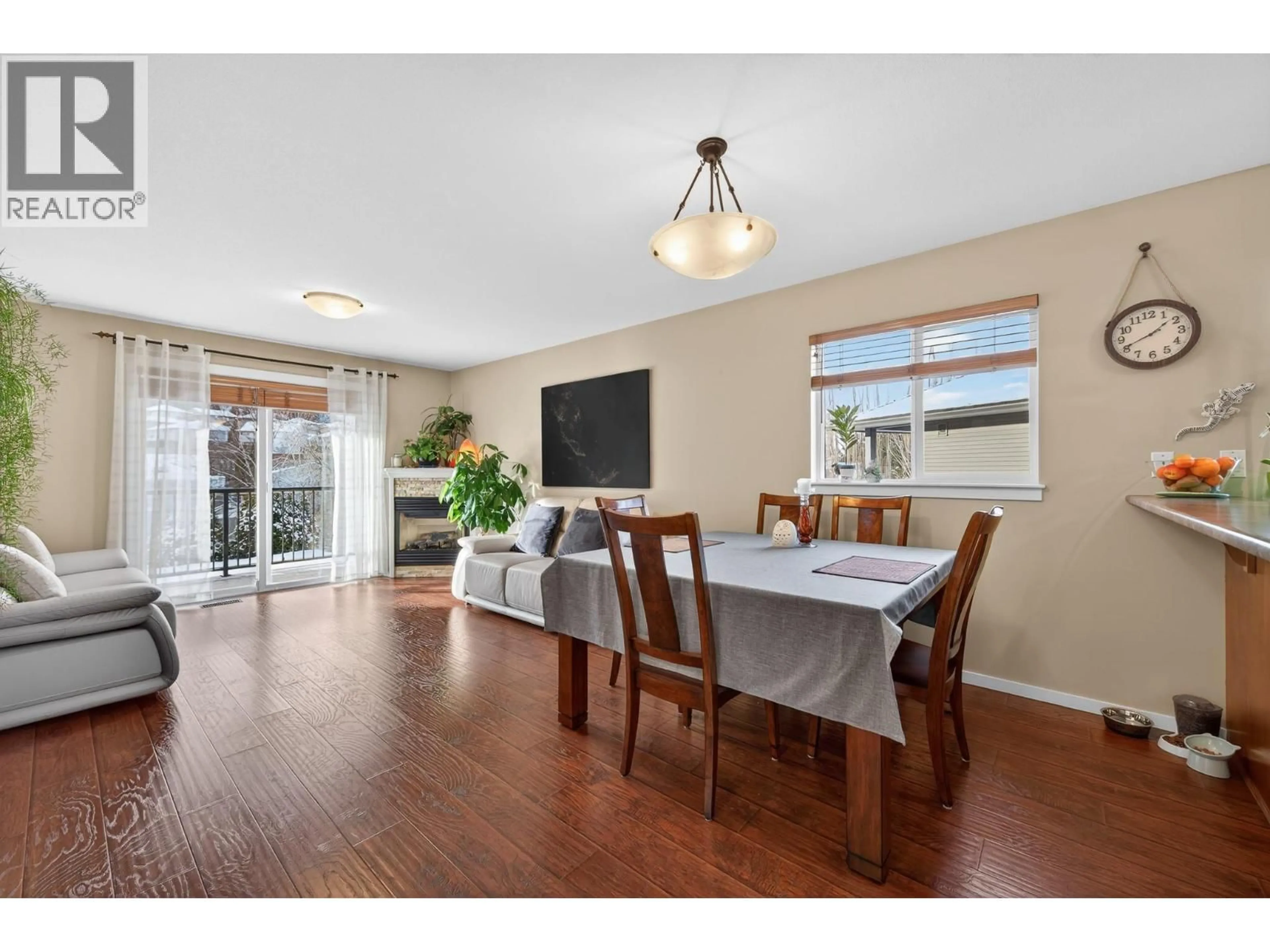 Dining room, wood/laminate floor for 15 - 1760 COPPERHEAD DRIVE, Kamloops British Columbia V1S2B4