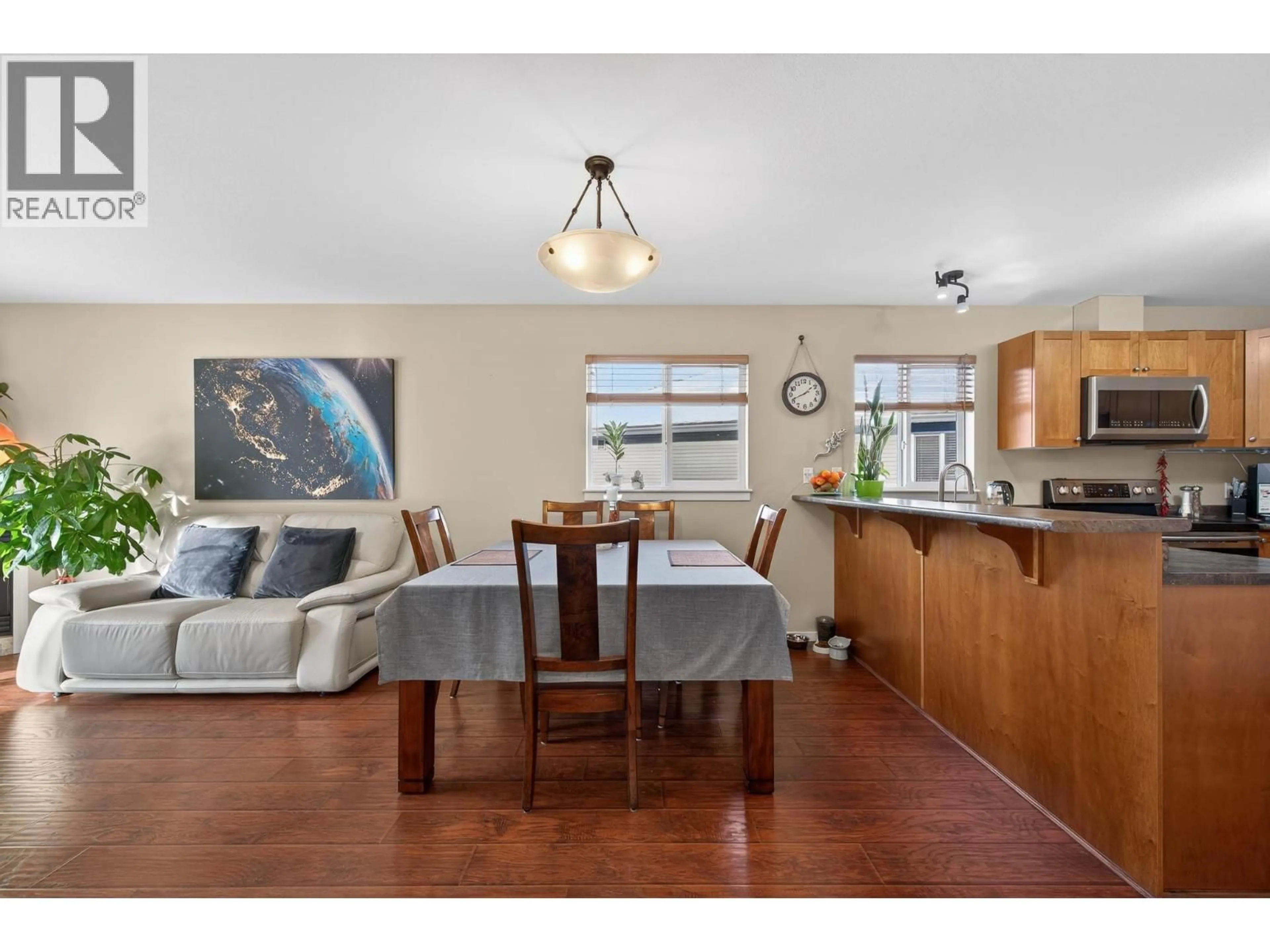 Open concept kitchen, wood/laminate floor for 15 - 1760 COPPERHEAD DRIVE, Kamloops British Columbia V1S2B4