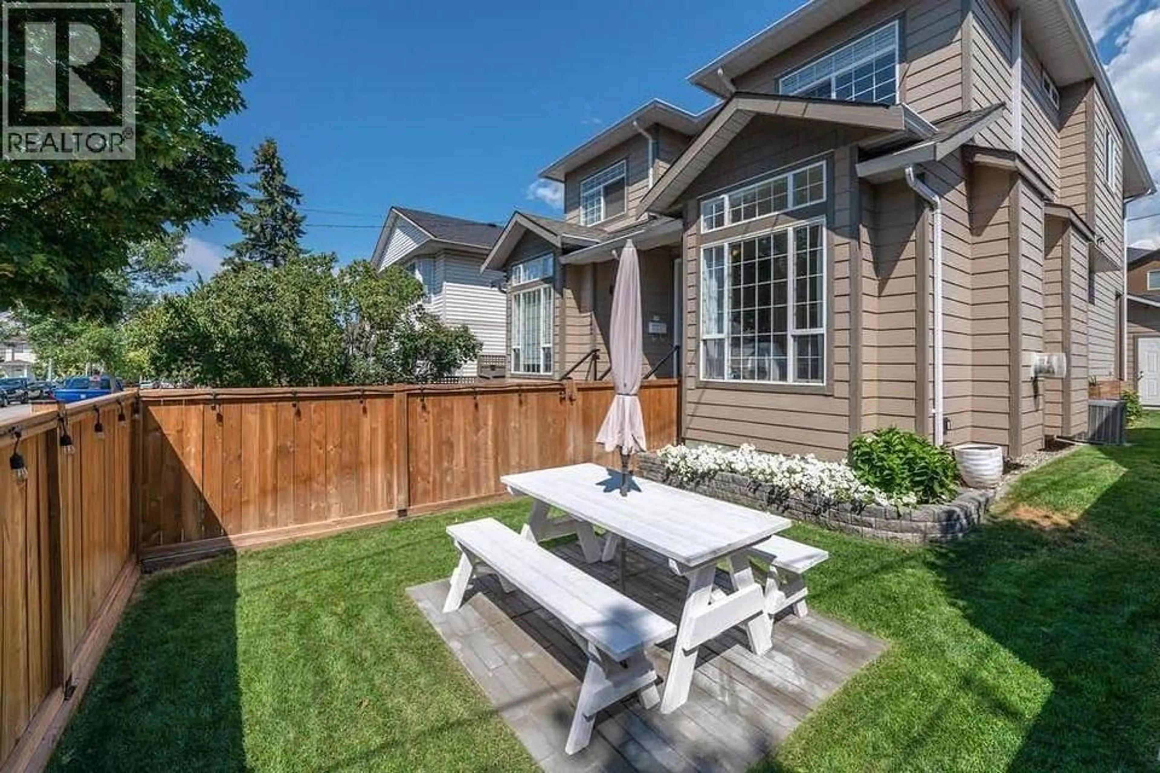 Patio, street for 102 - 642 VAN HORNE STREET, Penticton British Columbia V2A4L1