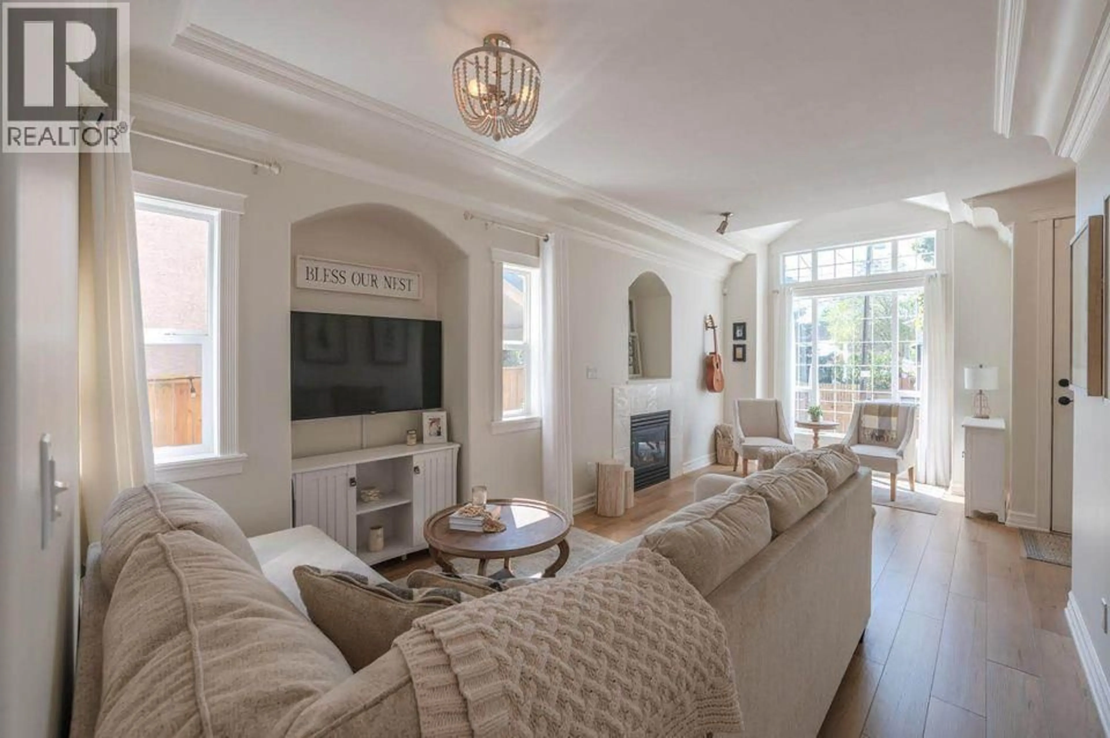 Living room with furniture, unknown for 102 - 642 VAN HORNE STREET, Penticton British Columbia V2A4L1