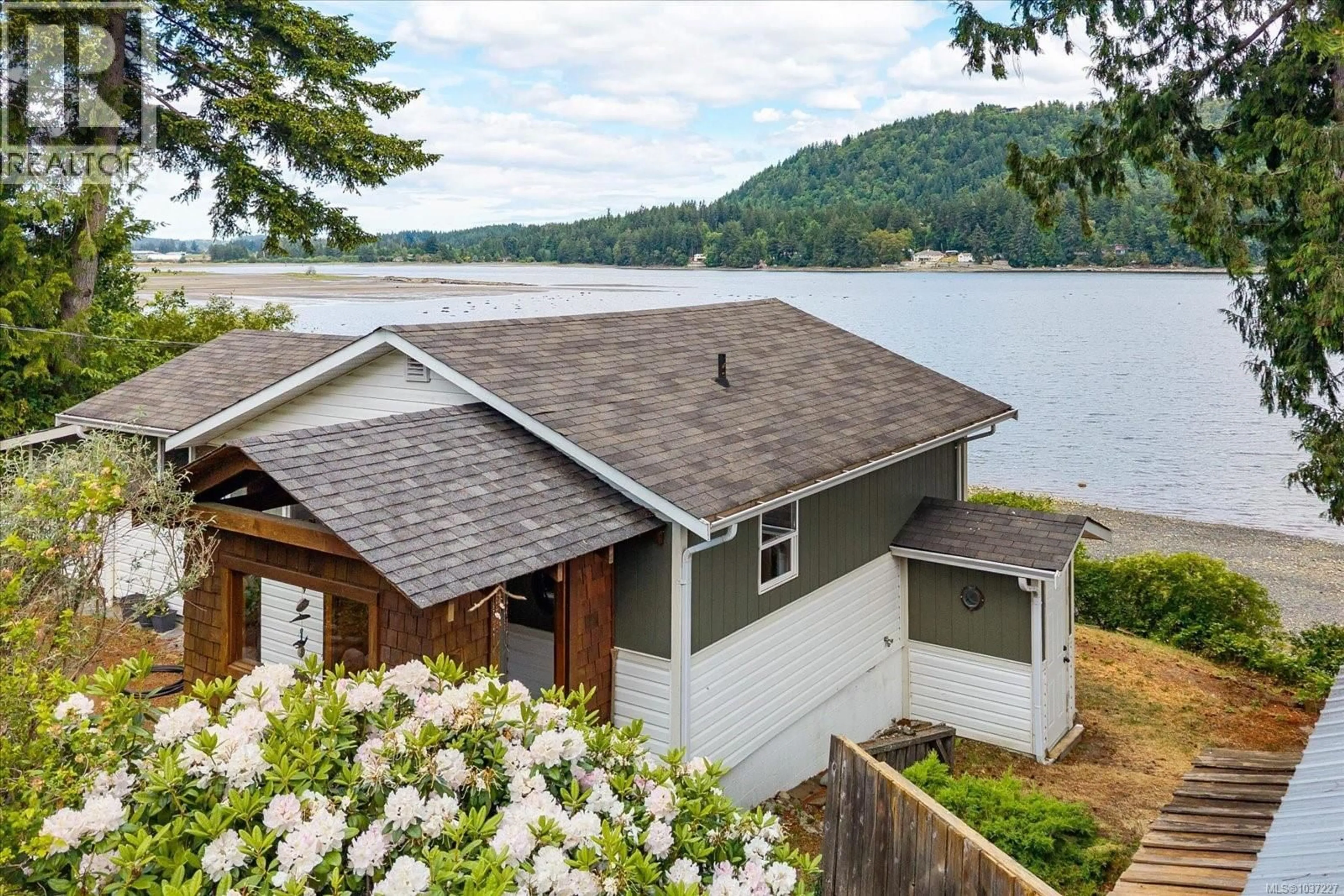 Home with vinyl exterior material, water/lake/river/ocean view for 5041 PATON ROAD, Ladysmith British Columbia V9G1M6