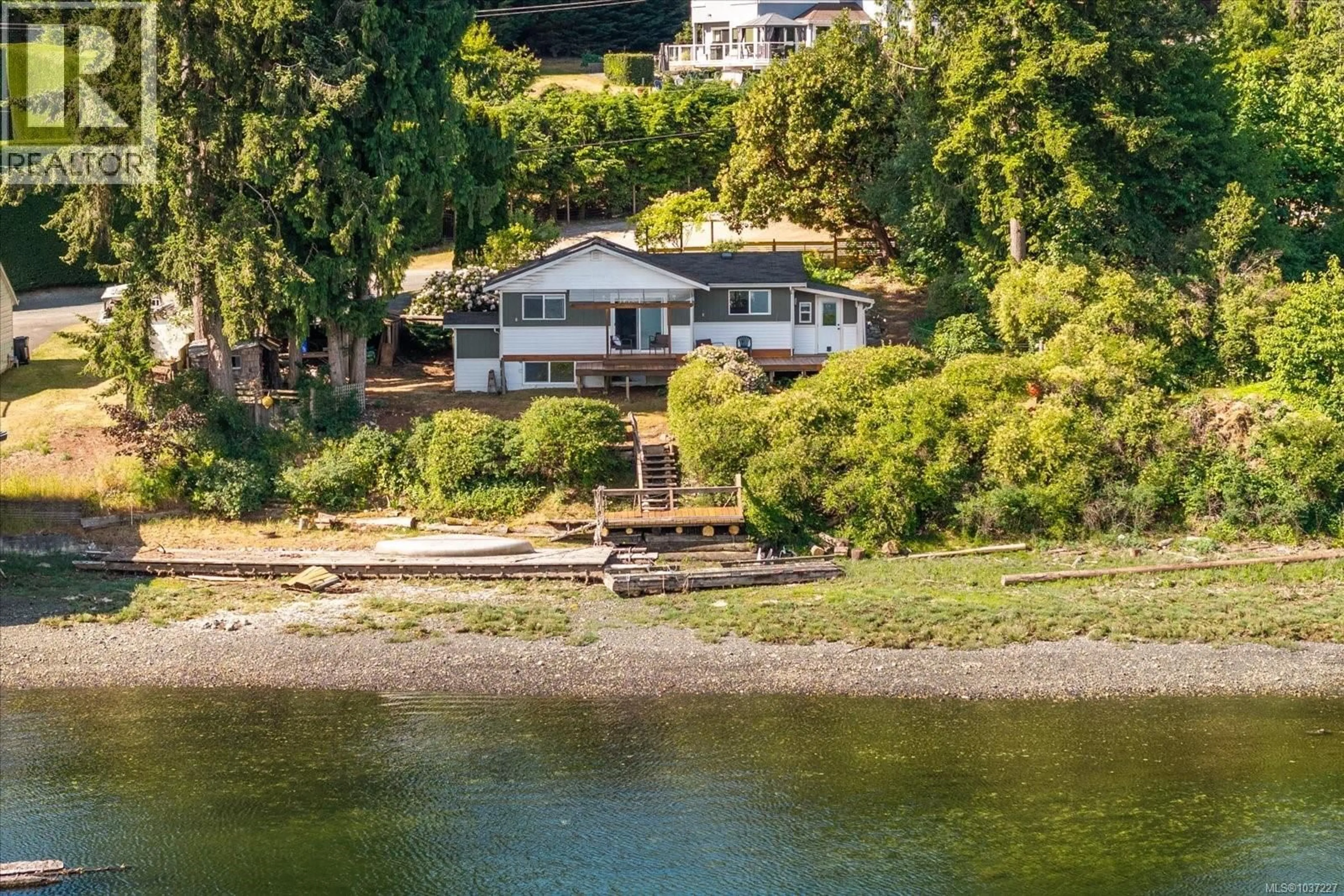 A pic from outside/outdoor area/front of a property/back of a property/a pic from drone, water/lake/river/ocean view for 5041 PATON ROAD, Ladysmith British Columbia V9G1M6