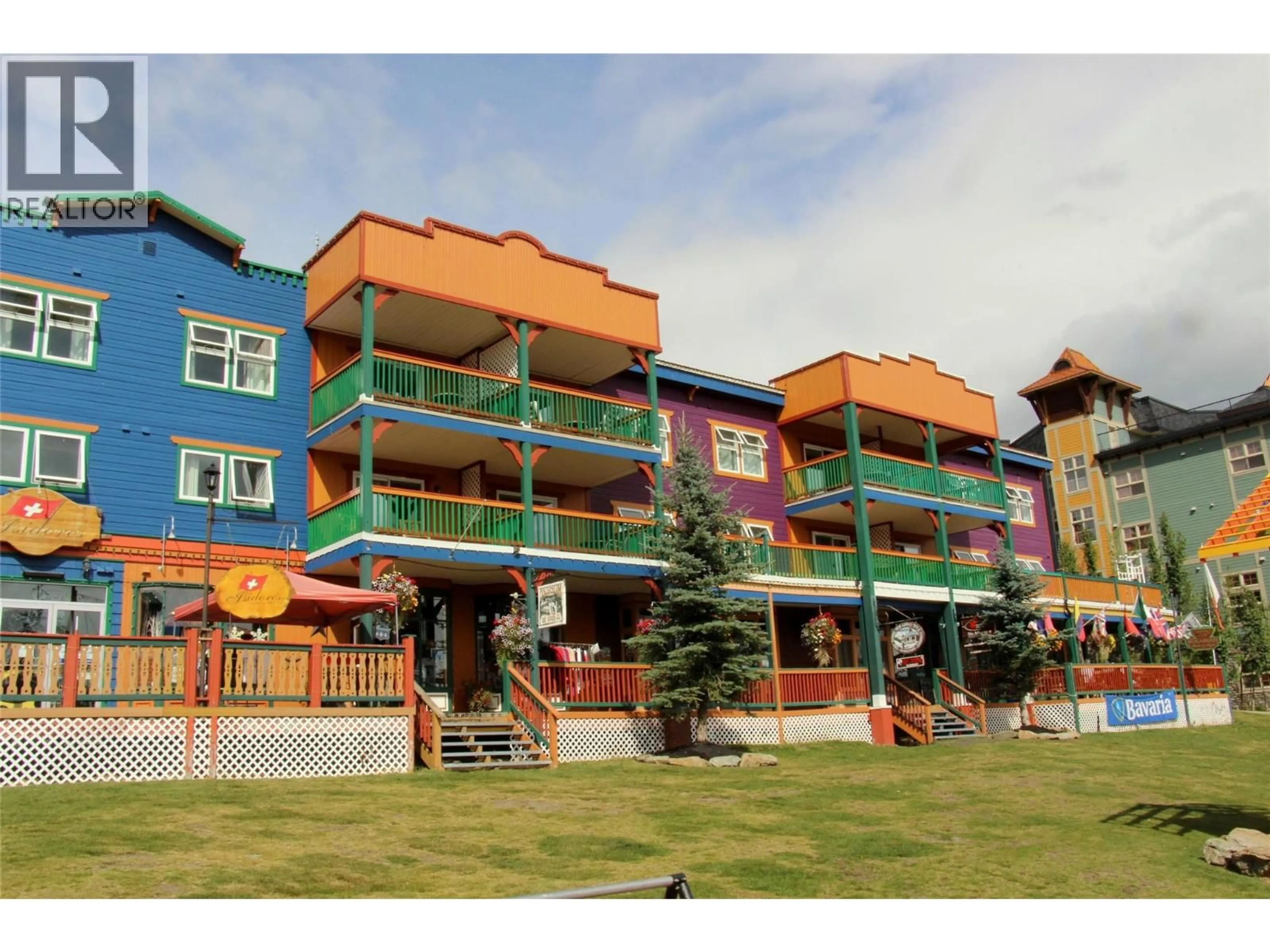 Patio, building for 309 - 148 SILVER LODE LANE, Silver Star British Columbia V1B3M1