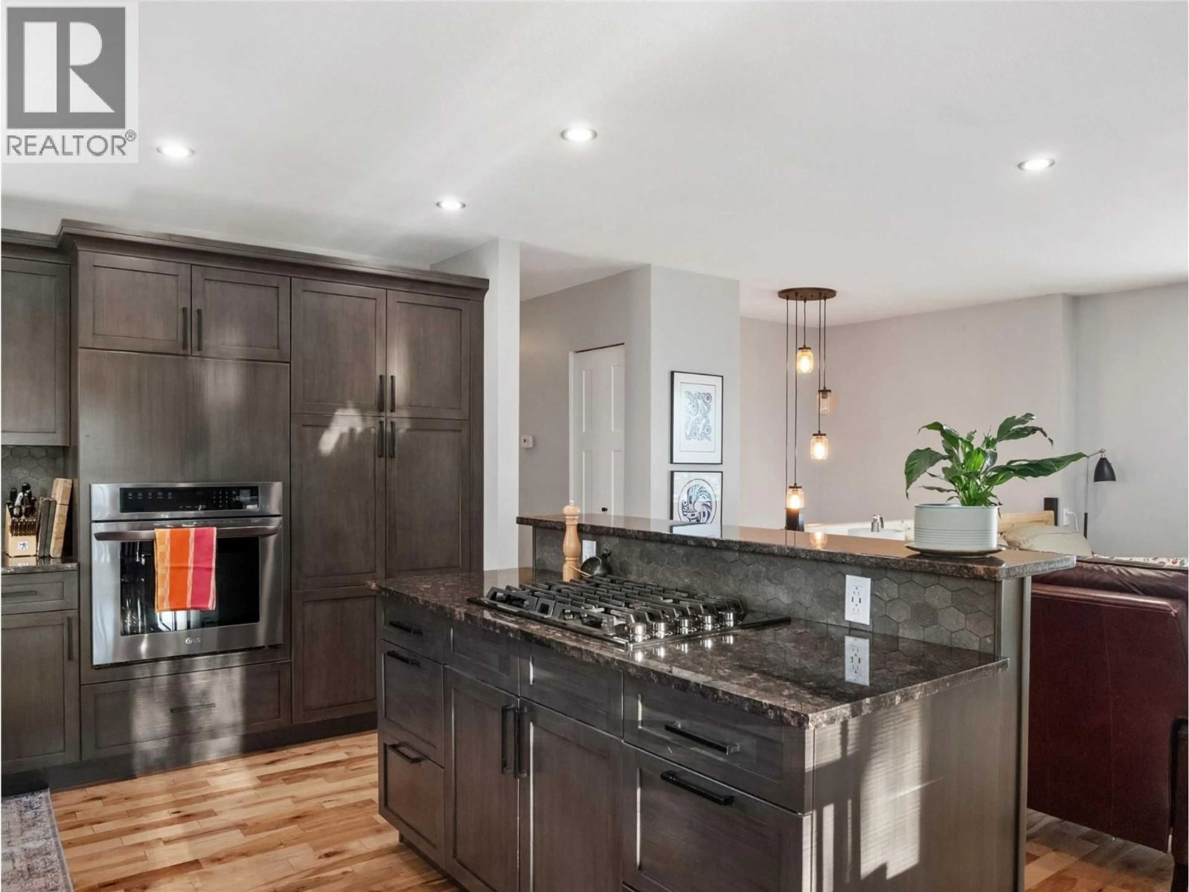 Contemporary kitchen, unknown for 1500 105 AVENUE, Dawson Creek British Columbia V1G2M4