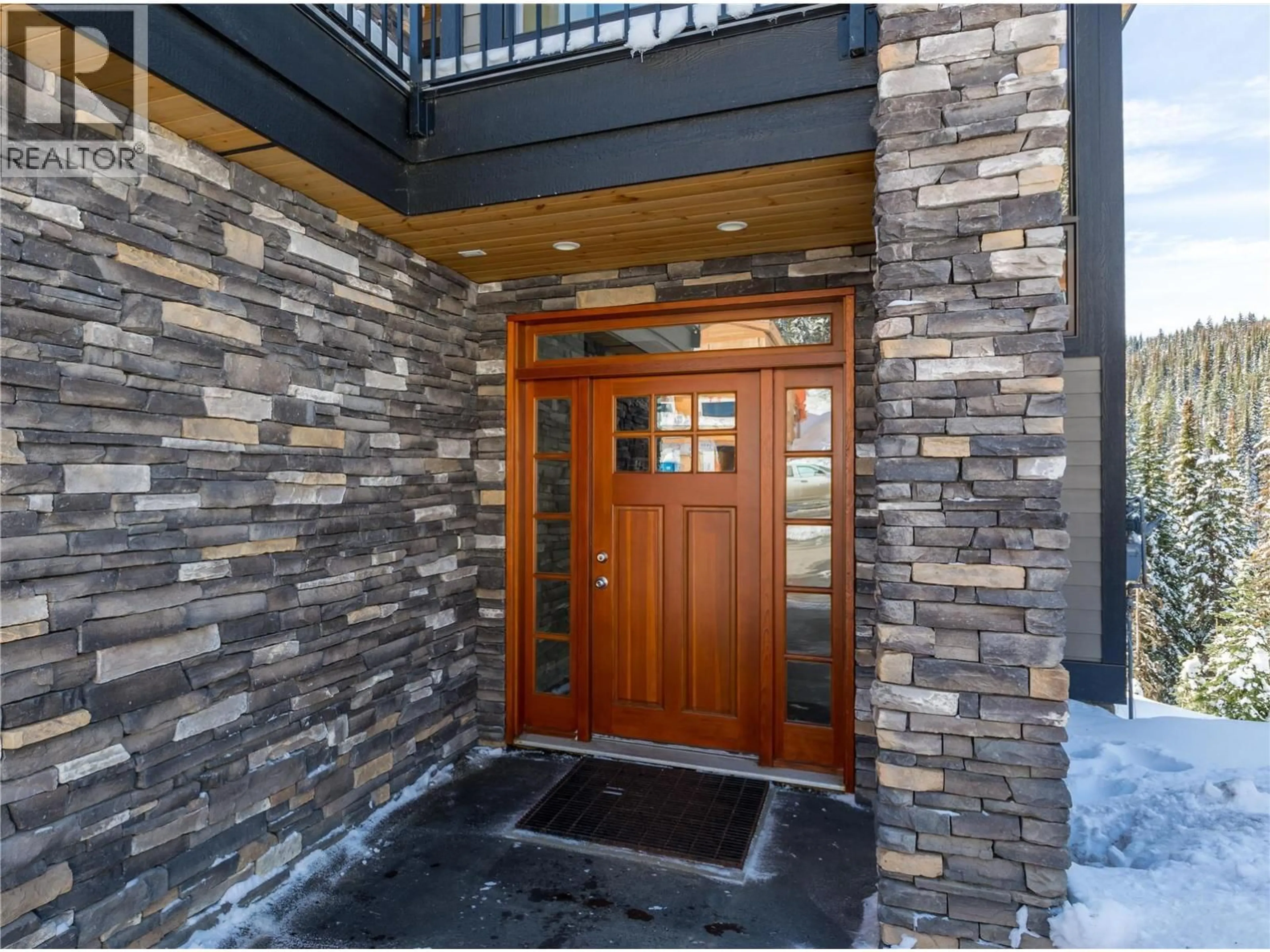 Indoor entryway for 9966 PURCELL DRIVE, Silver Star British Columbia V1B0S1