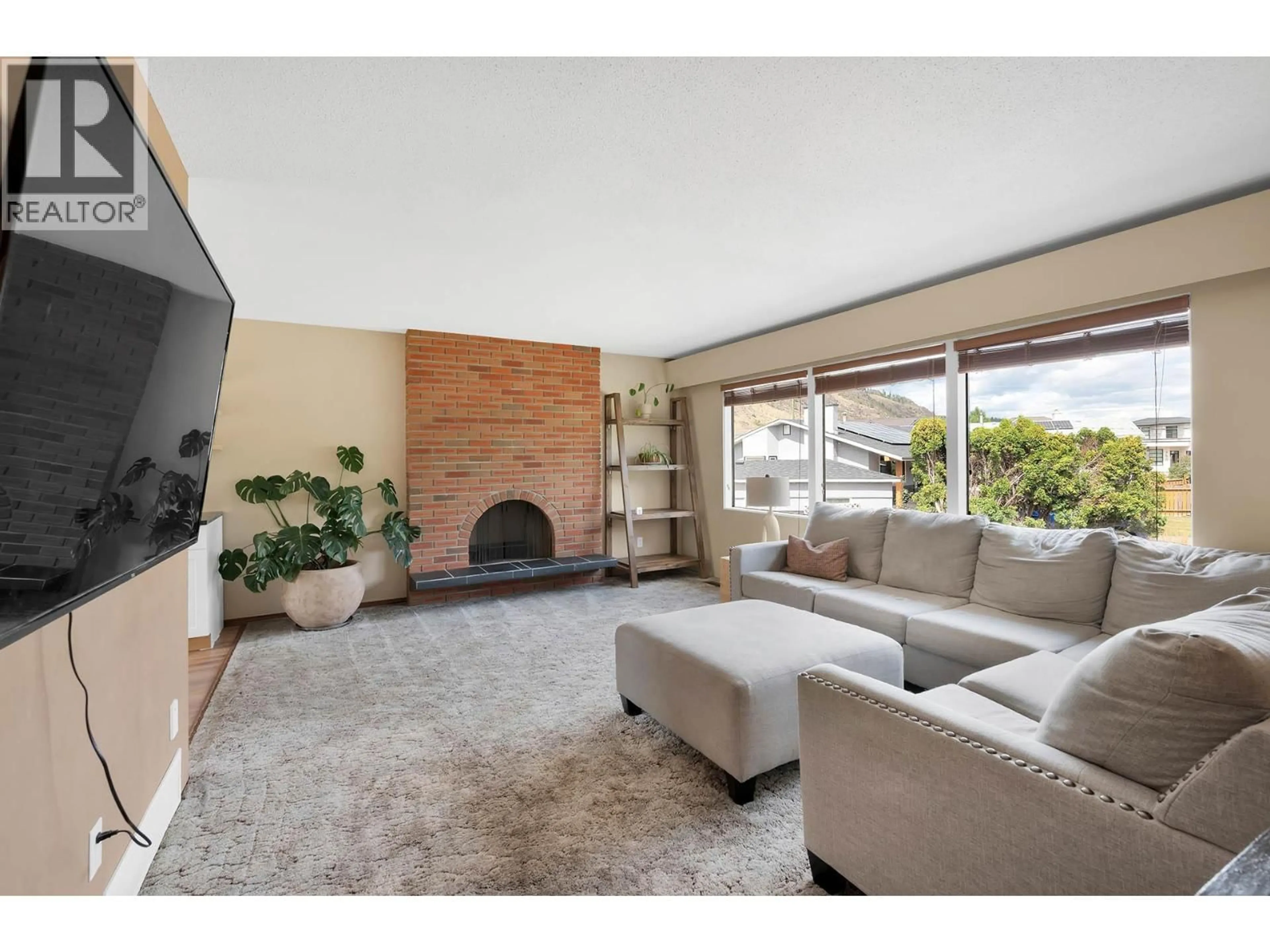 Living room with furniture, unknown for 3576 MOUNTAINVIEW PLACE, Kamloops British Columbia V2B7B4