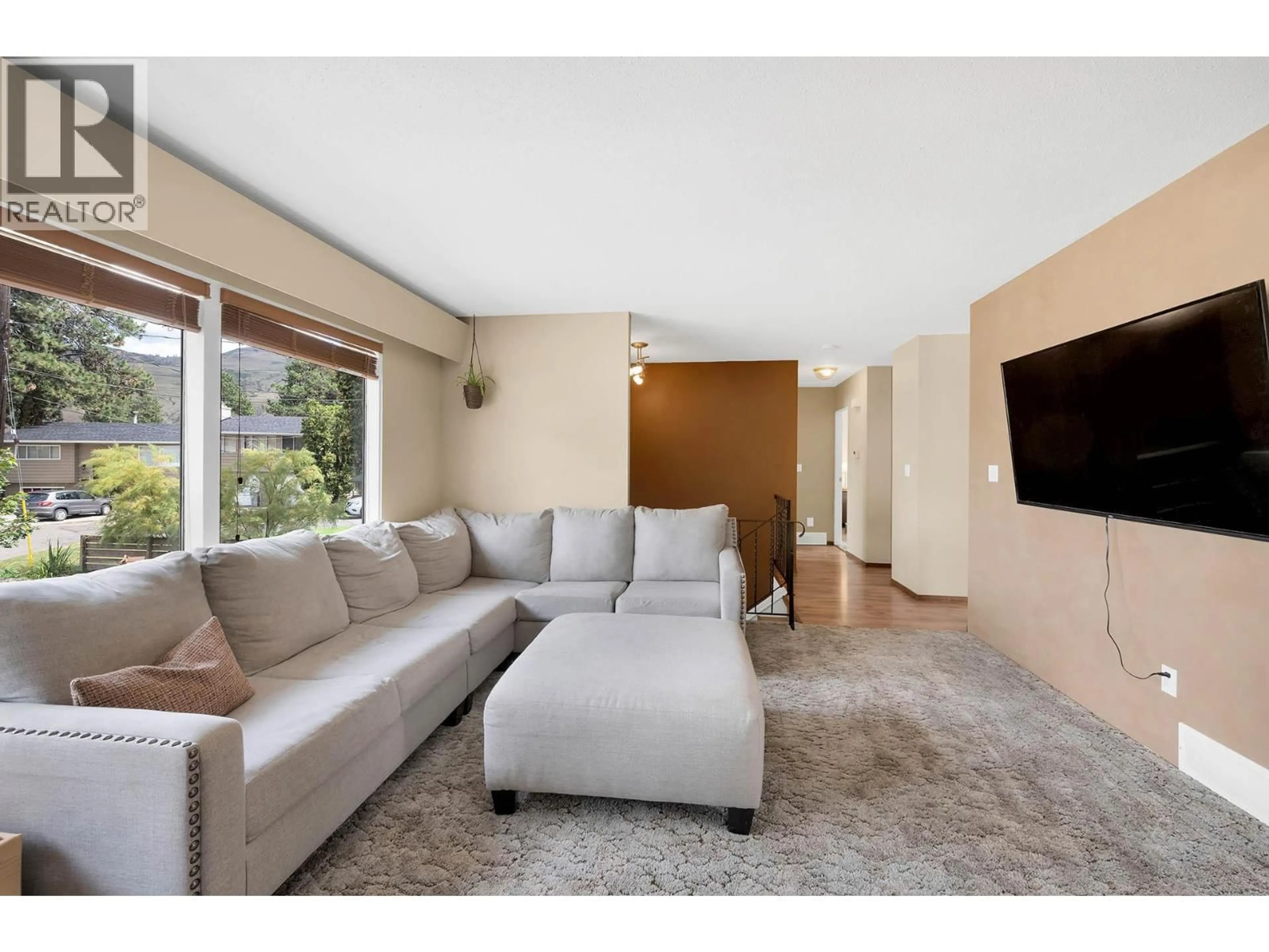 Living room with furniture, unknown for 3576 MOUNTAINVIEW PLACE, Kamloops British Columbia V2B7B4