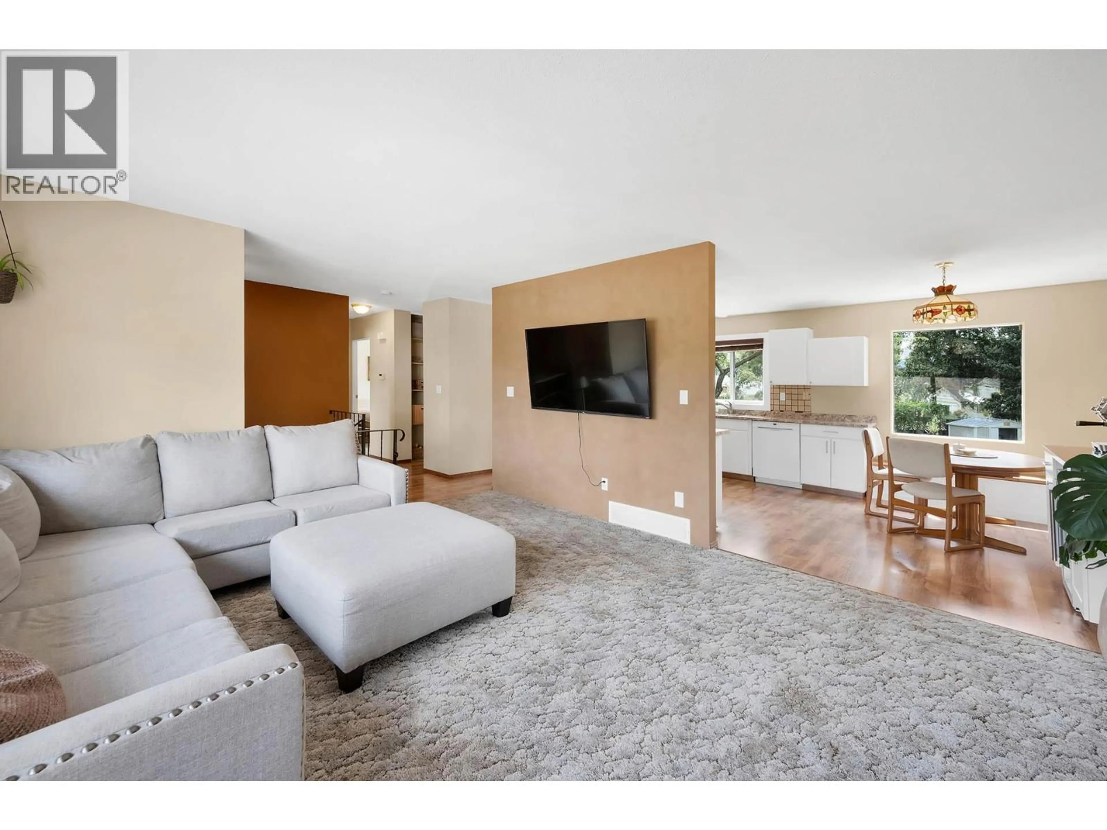 Living room with furniture, unknown for 3576 MOUNTAINVIEW PLACE, Kamloops British Columbia V2B7B4