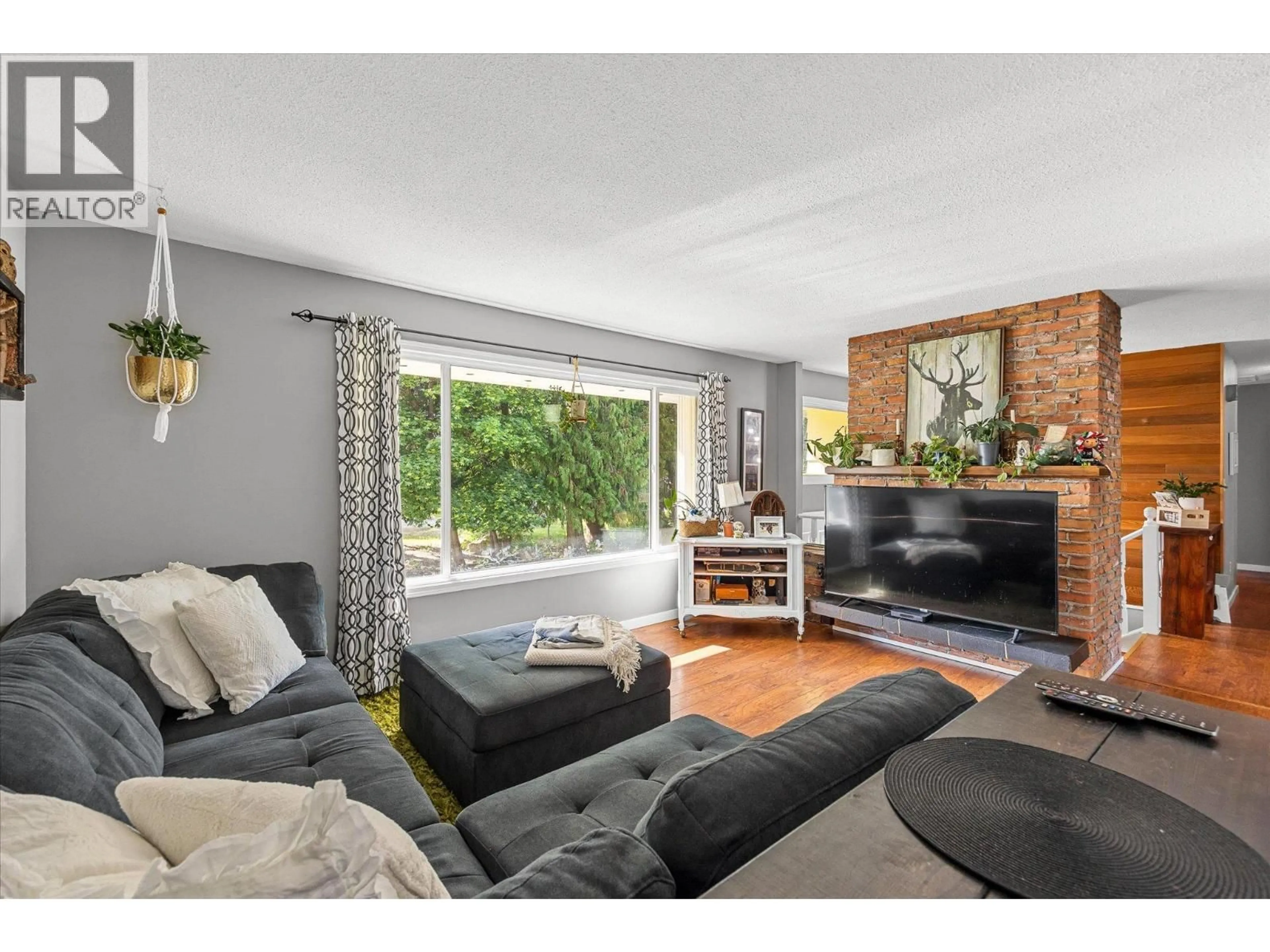 Living room with furniture, unknown for 4671 FORDHAM ROAD, Kelowna British Columbia V1W1P1