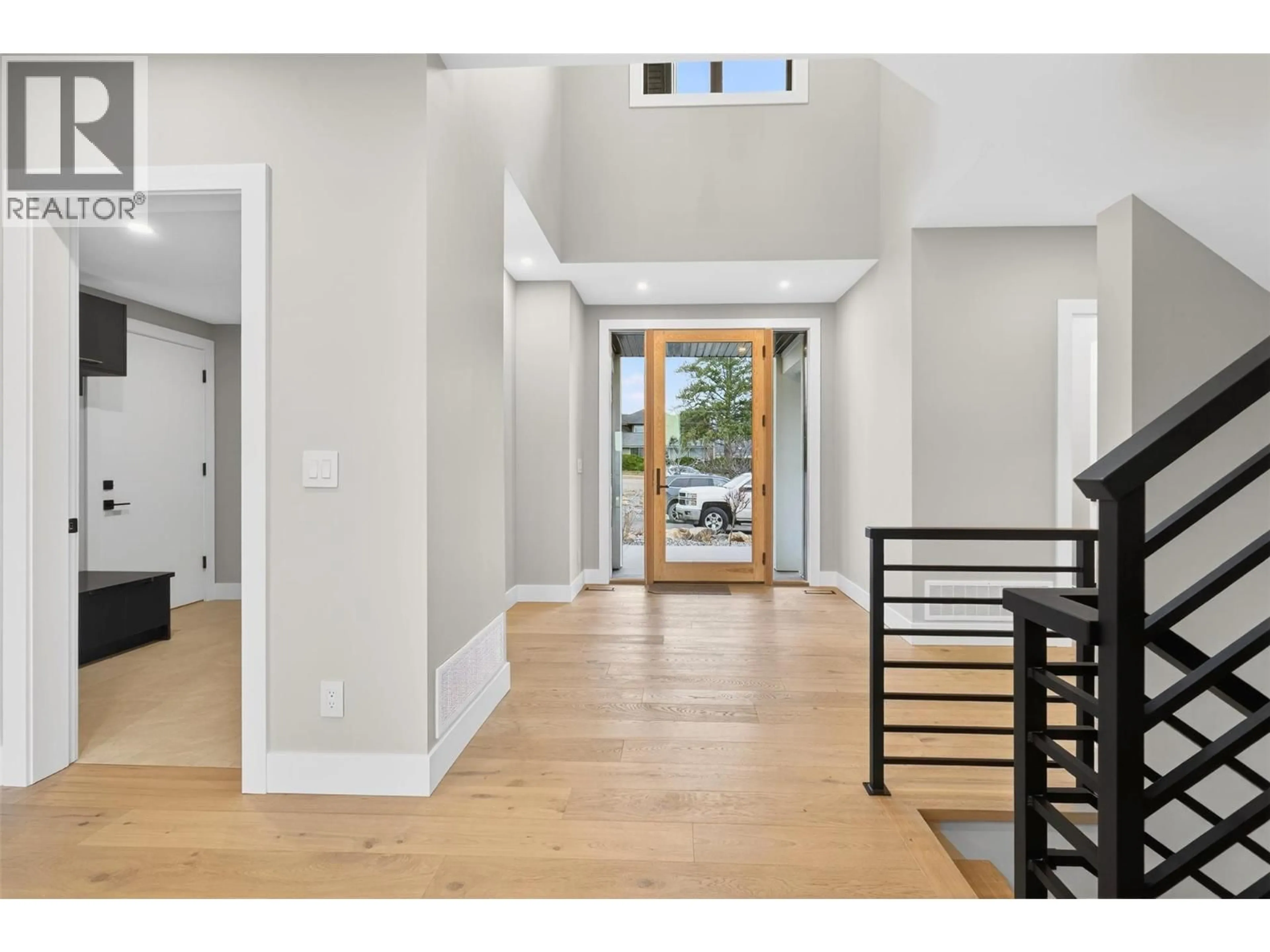Indoor entryway for 2235 THACKER DRIVE, West Kelowna British Columbia V1Z1V5