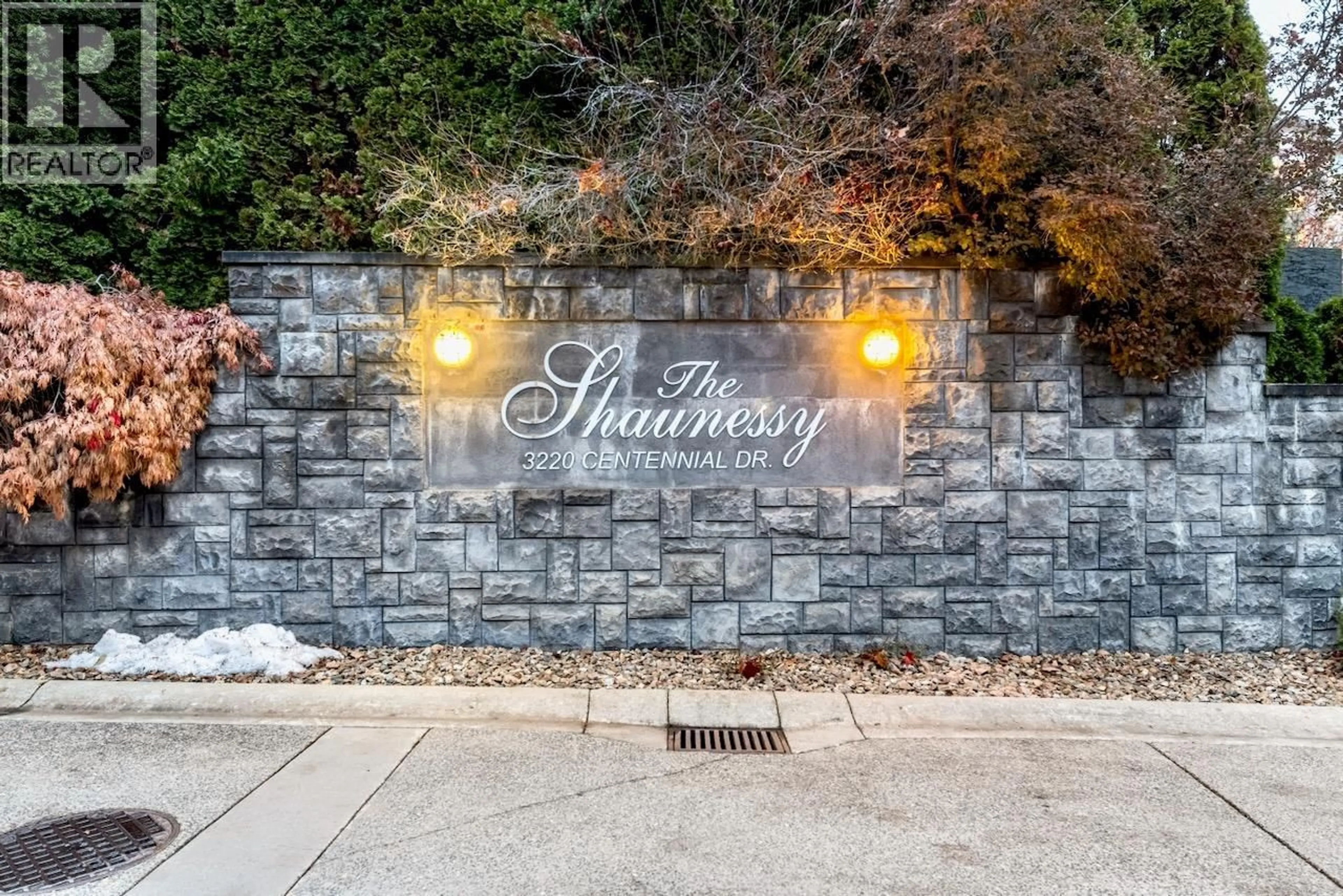 Indoor entryway for 304 - 3220 CENTENNIAL DRIVE, Vernon British Columbia V1T2T7