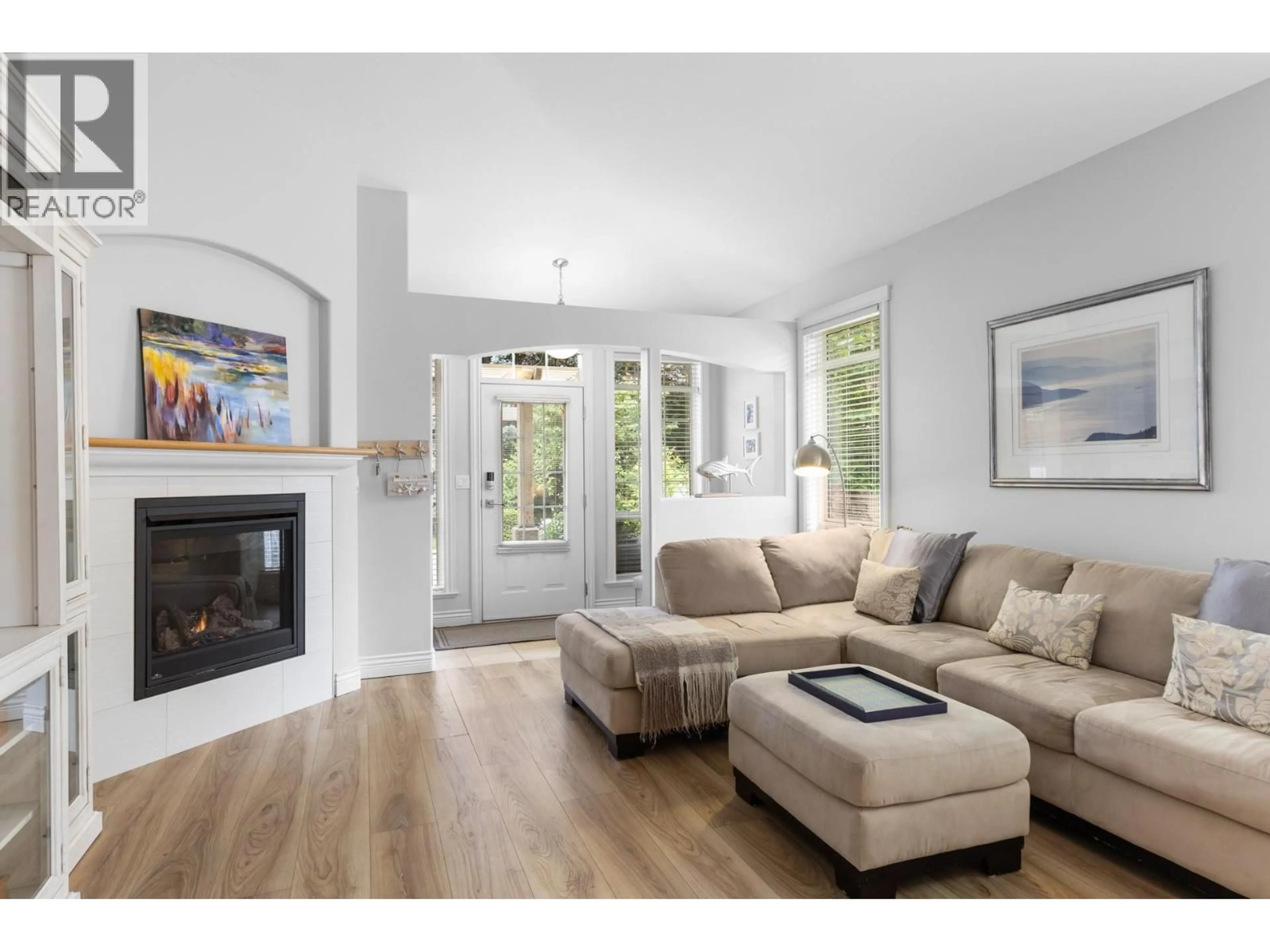 Living room with furniture, unknown for 4032A LAKE AVENUE, Peachland British Columbia V0H1X6