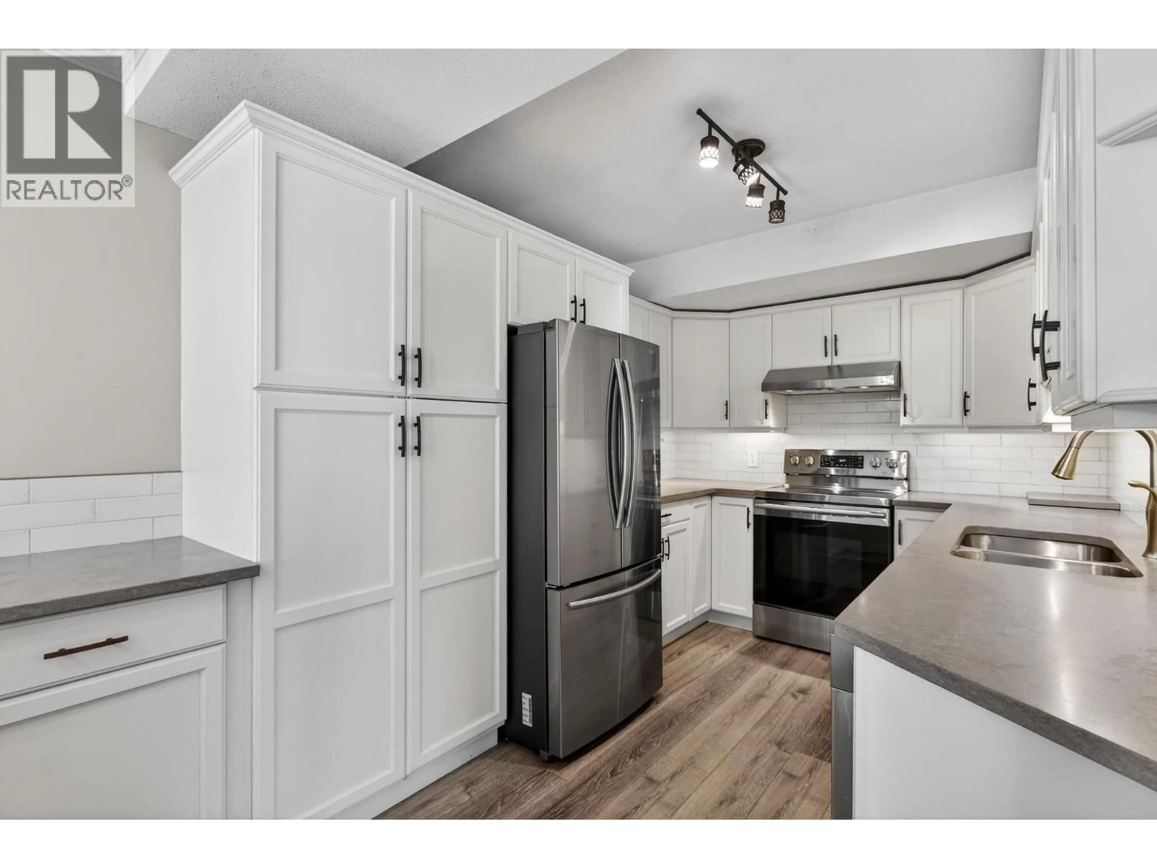 Open concept kitchen, unknown for 31 - 316 WHITMAN ROAD, Kelowna British Columbia V1V1Y9