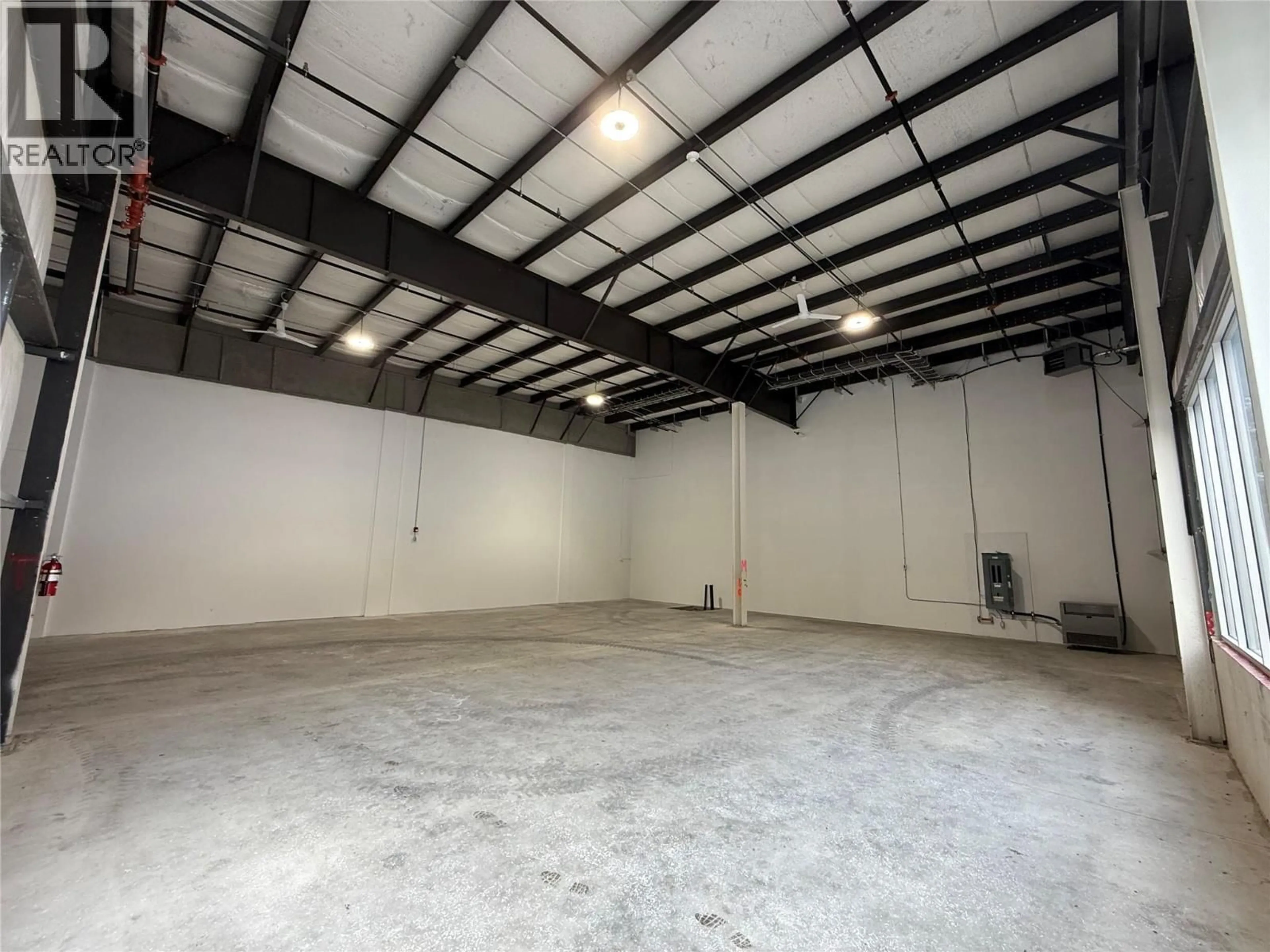 Indoor garage for 16 - 1155 INSIGHT DRIVE, Nelson British Columbia V1L5P5