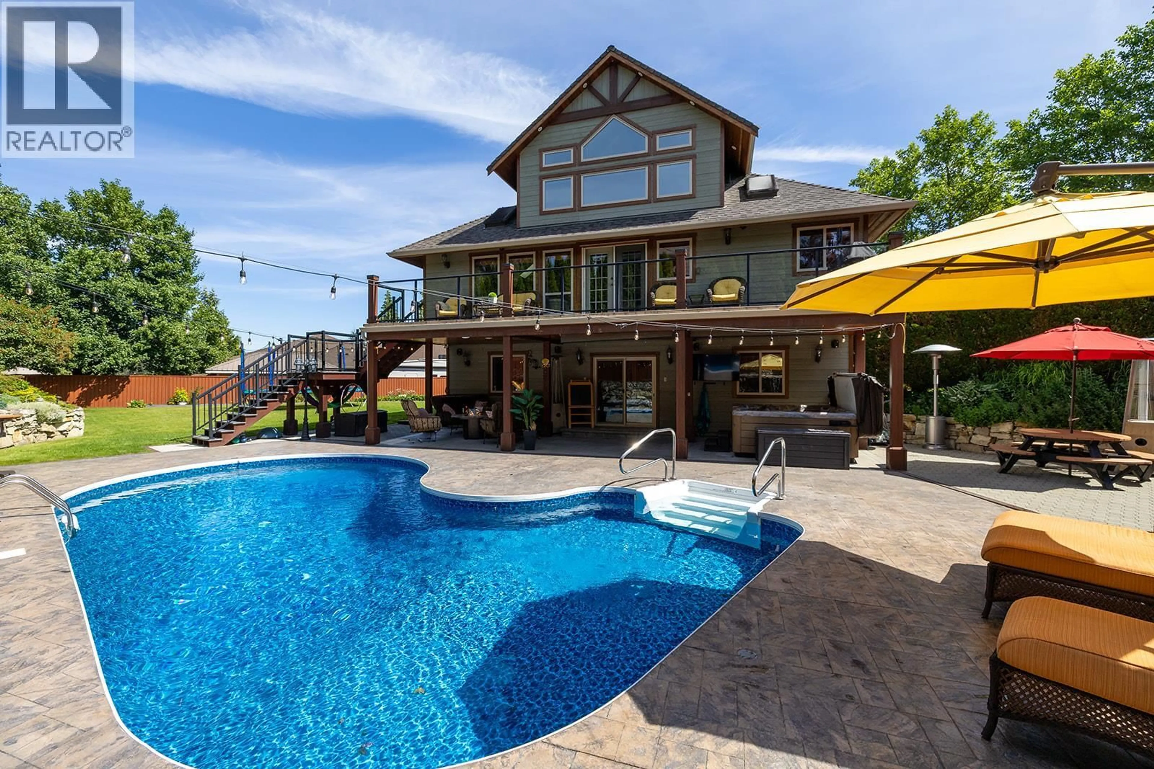 Pool for 1682 LARKRIDGE COURT, Kelowna British Columbia V1W4N5