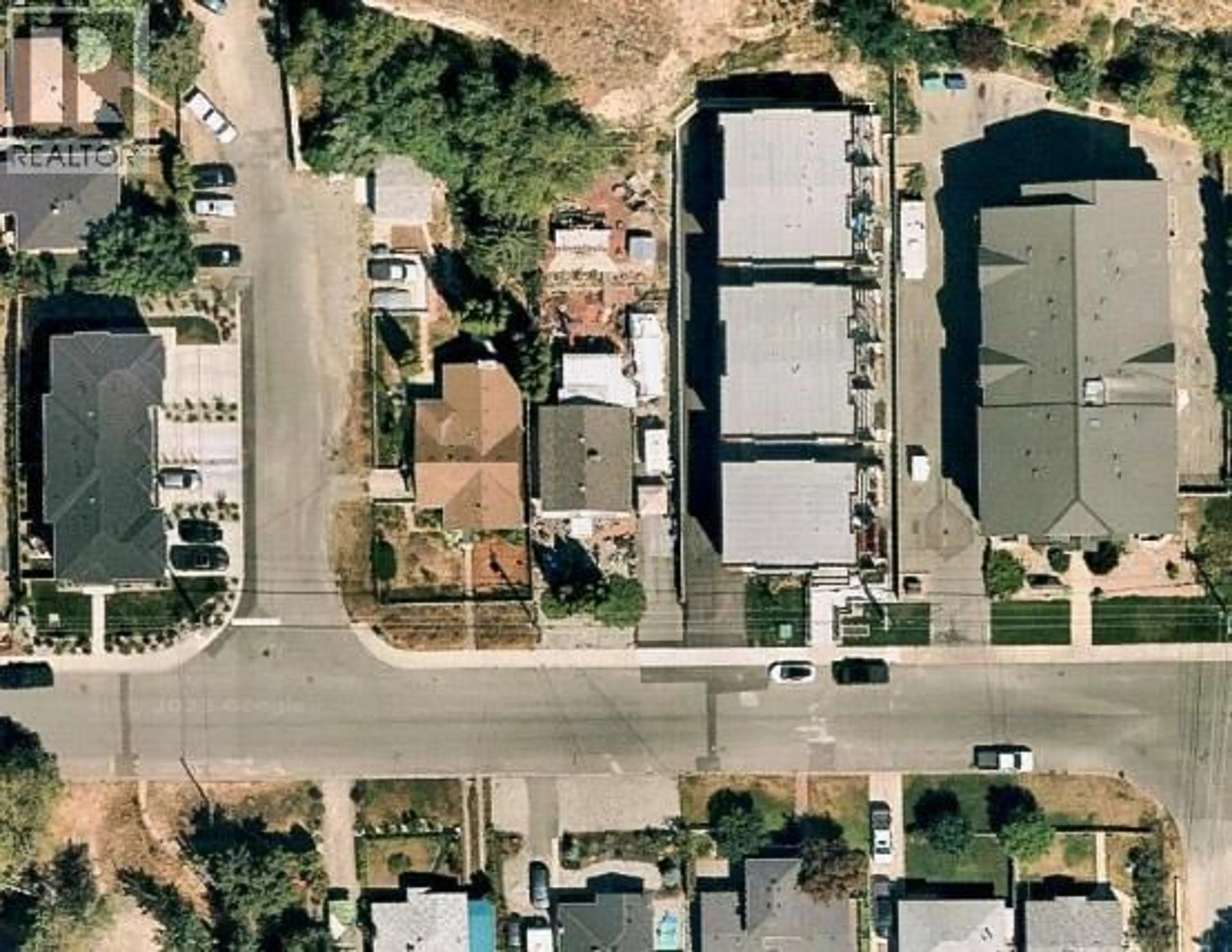 A pic from outside/outdoor area/front of a property/back of a property/a pic from drone, street for 511 WADE AVENUE EAST, Penticton British Columbia V2A1T2