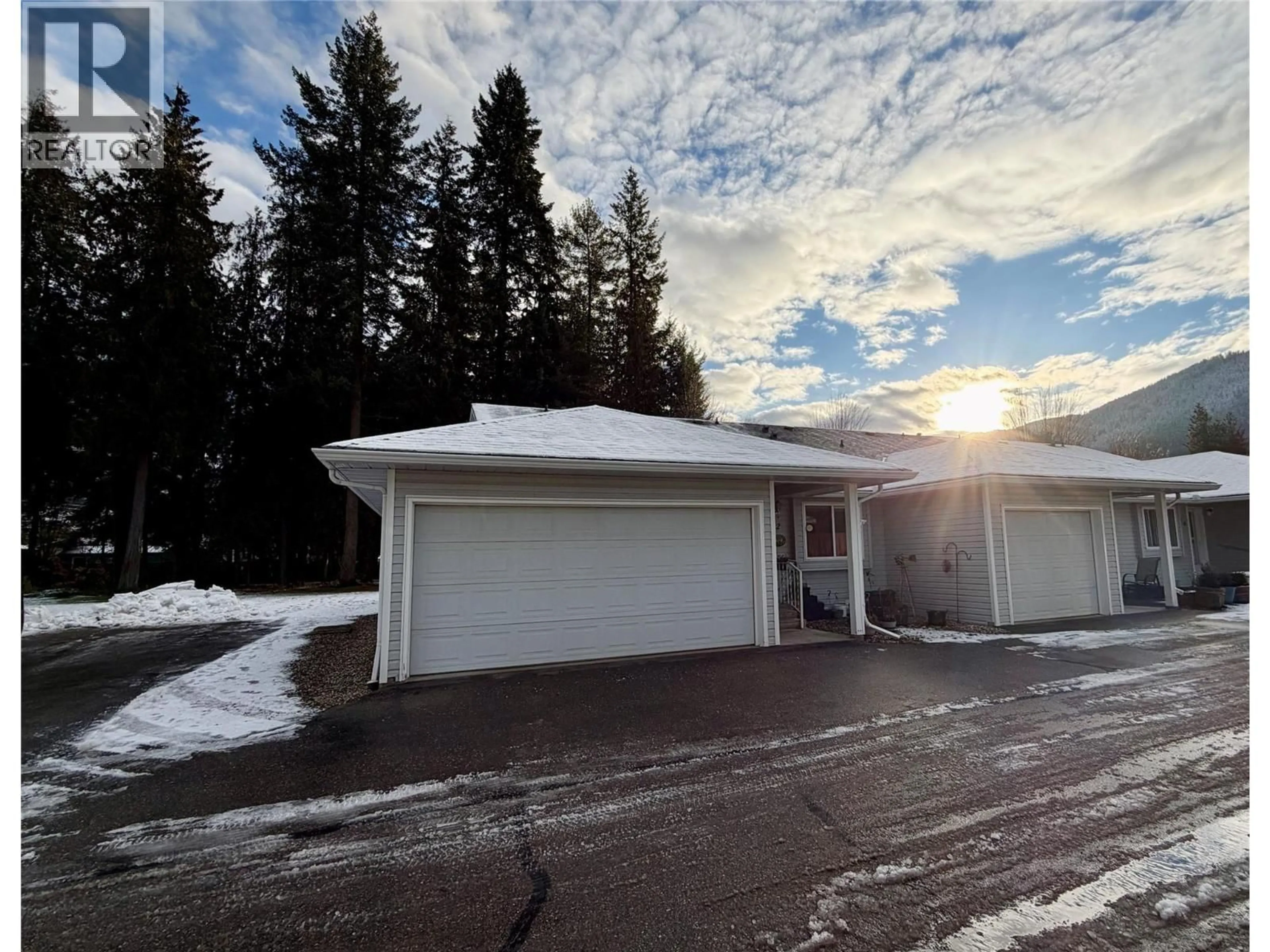 A pic from outside/outdoor area/front of a property/back of a property/a pic from drone, mountain view for 22 - 221 TEMPLE STREET, Sicamous British Columbia V0E2V1