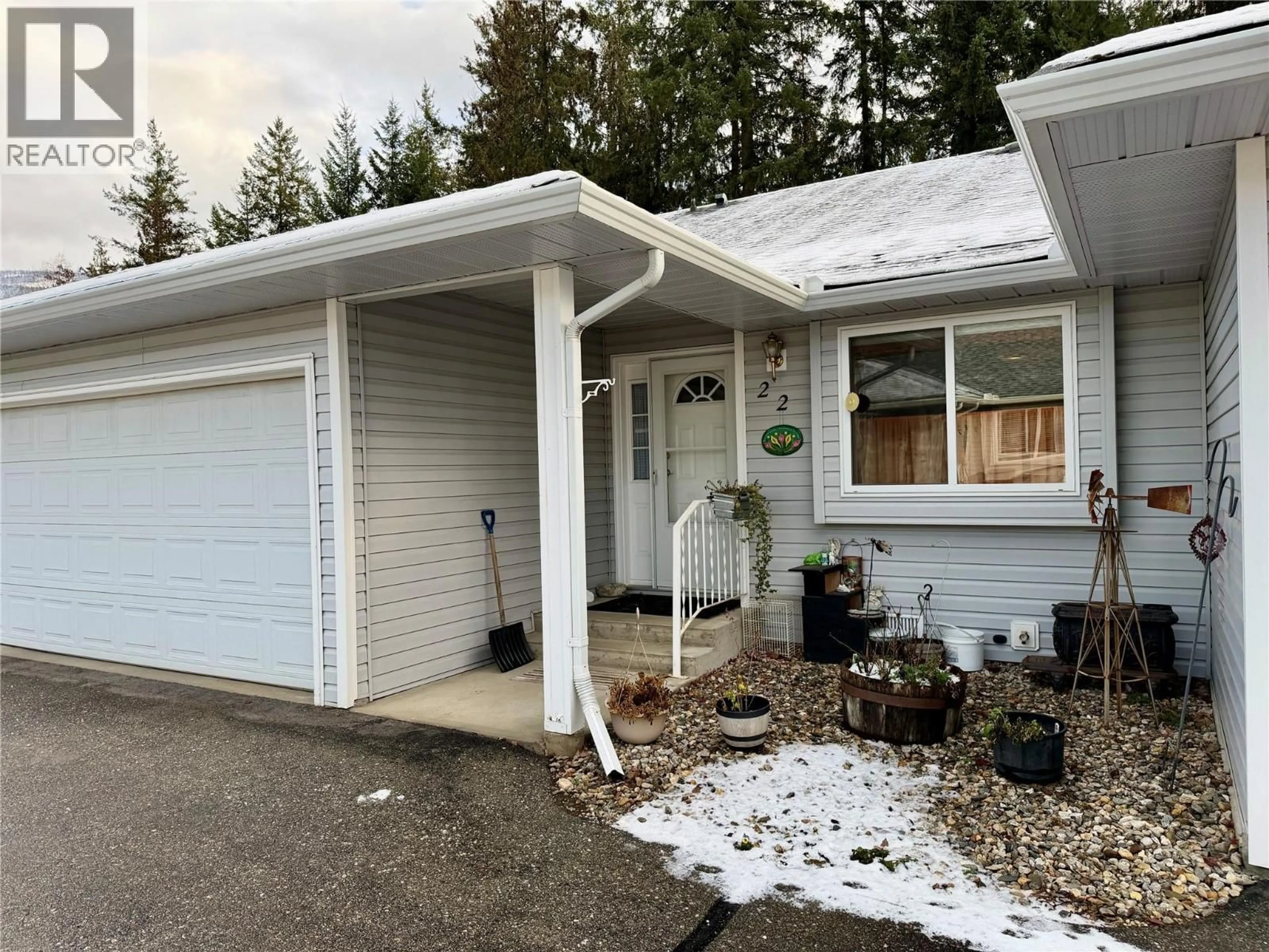 Home with vinyl exterior material, street for 22 - 221 TEMPLE STREET, Sicamous British Columbia V0E2V1