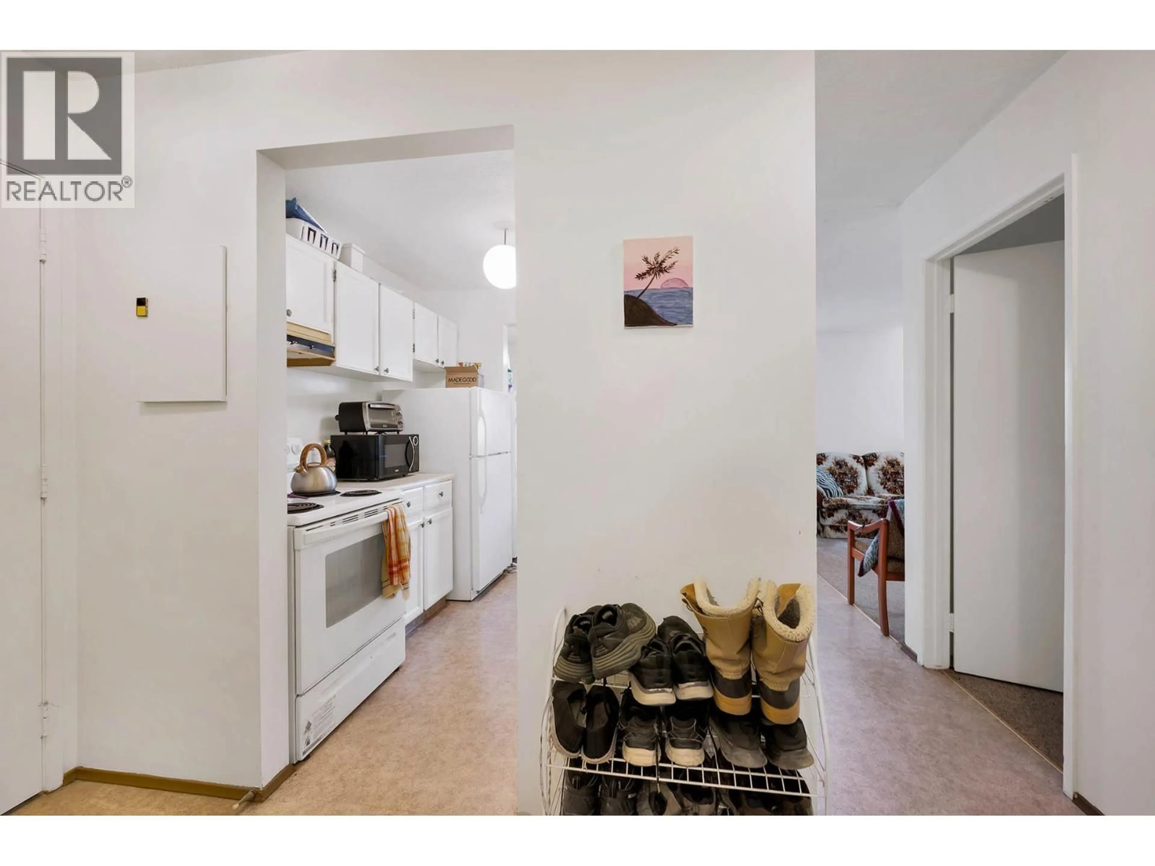 Standard kitchen, unknown for 5 - 245 PARK DRIVE, Clearwater British Columbia V0E1N1