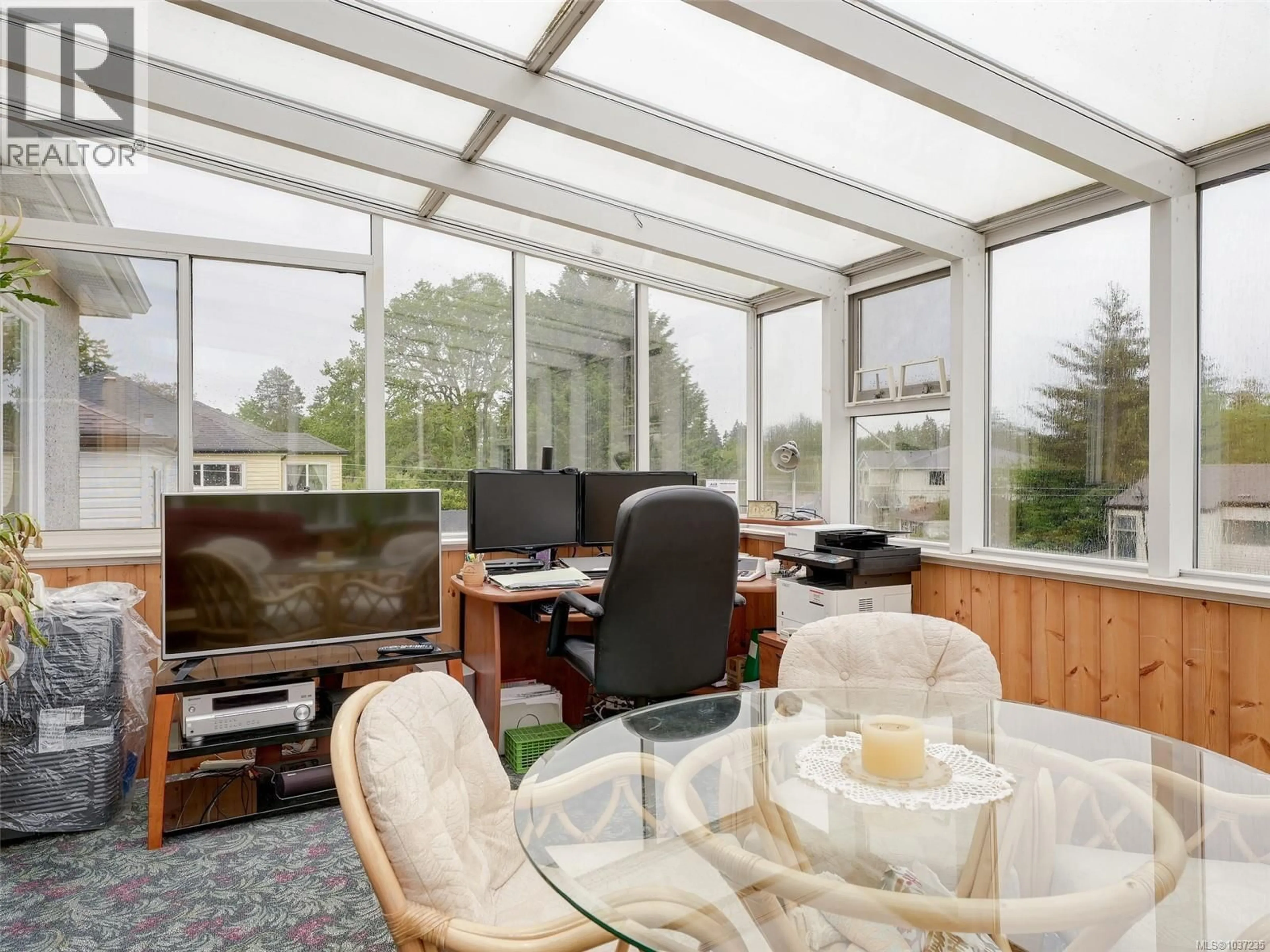 A pic of a room for 4034 CAREY ROAD, Saanich British Columbia V8Z4E8