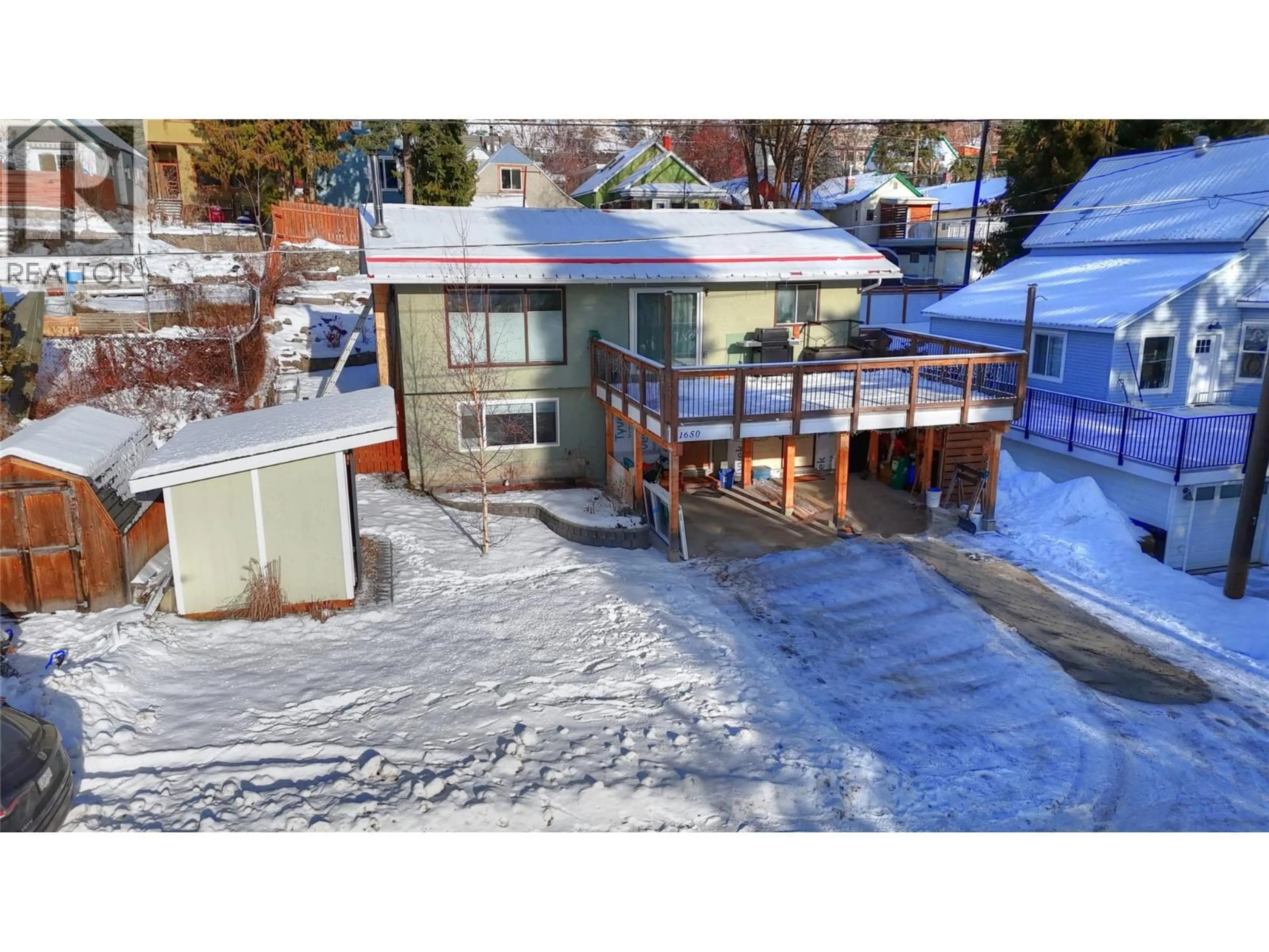 A pic from outside/outdoor area/front of a property/back of a property/a pic from drone, street for 1650 KOOTENAY AVENUE, Rossland British Columbia V0G1Y0