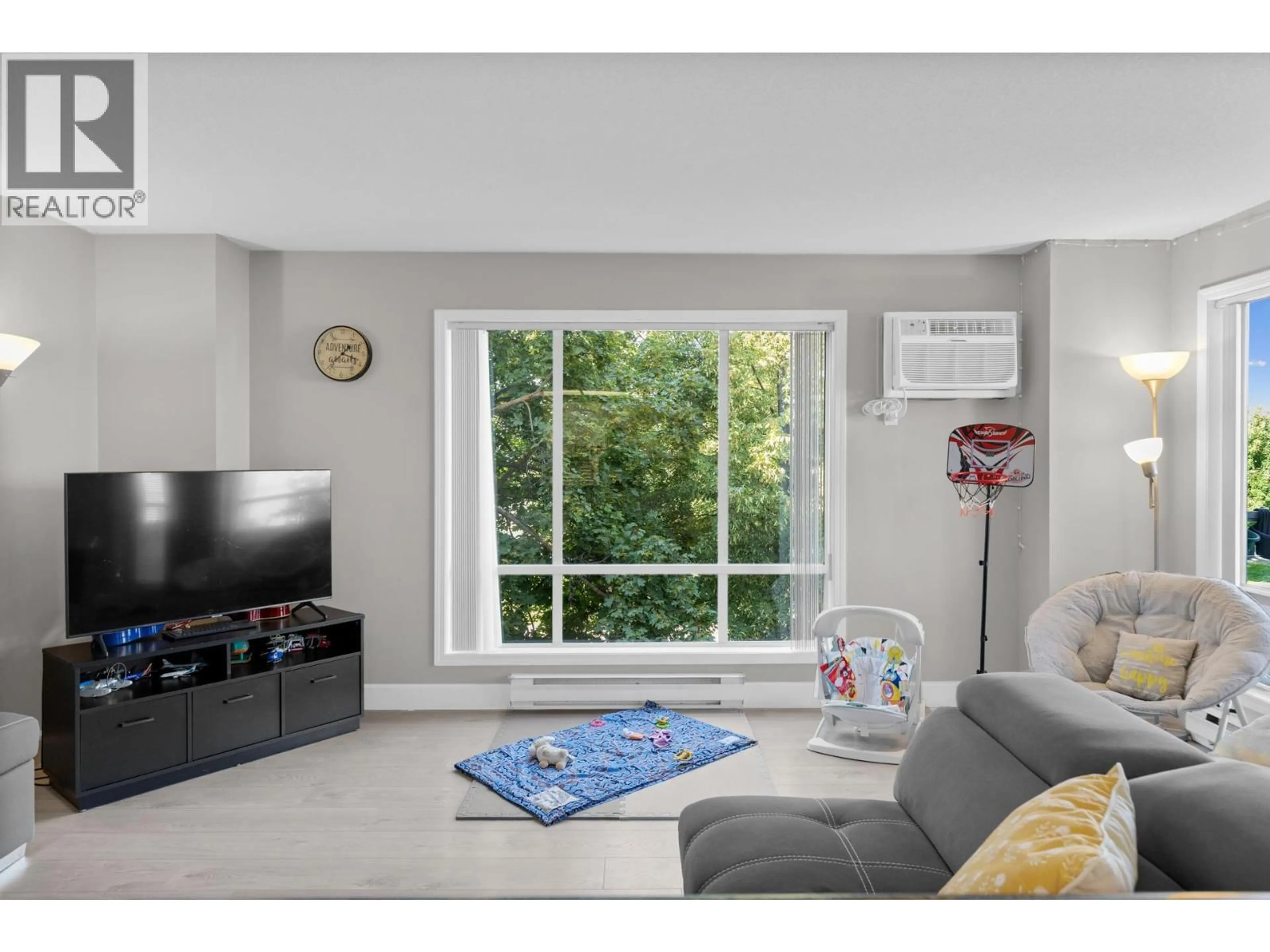 Living room with furniture, unknown for 212 - 727 HOUGHTON ROAD, Kelowna British Columbia V1X7J7