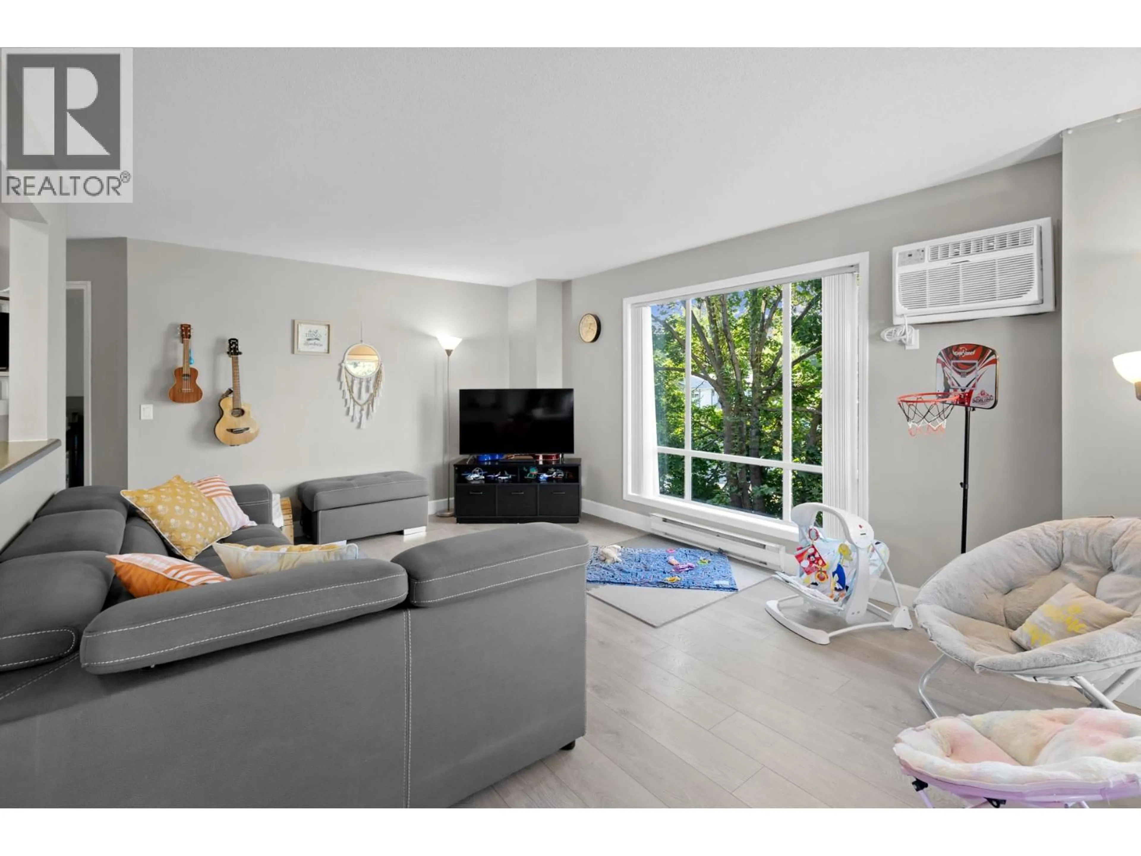 Living room with furniture, unknown for 212 - 727 HOUGHTON ROAD, Kelowna British Columbia V1X7J7