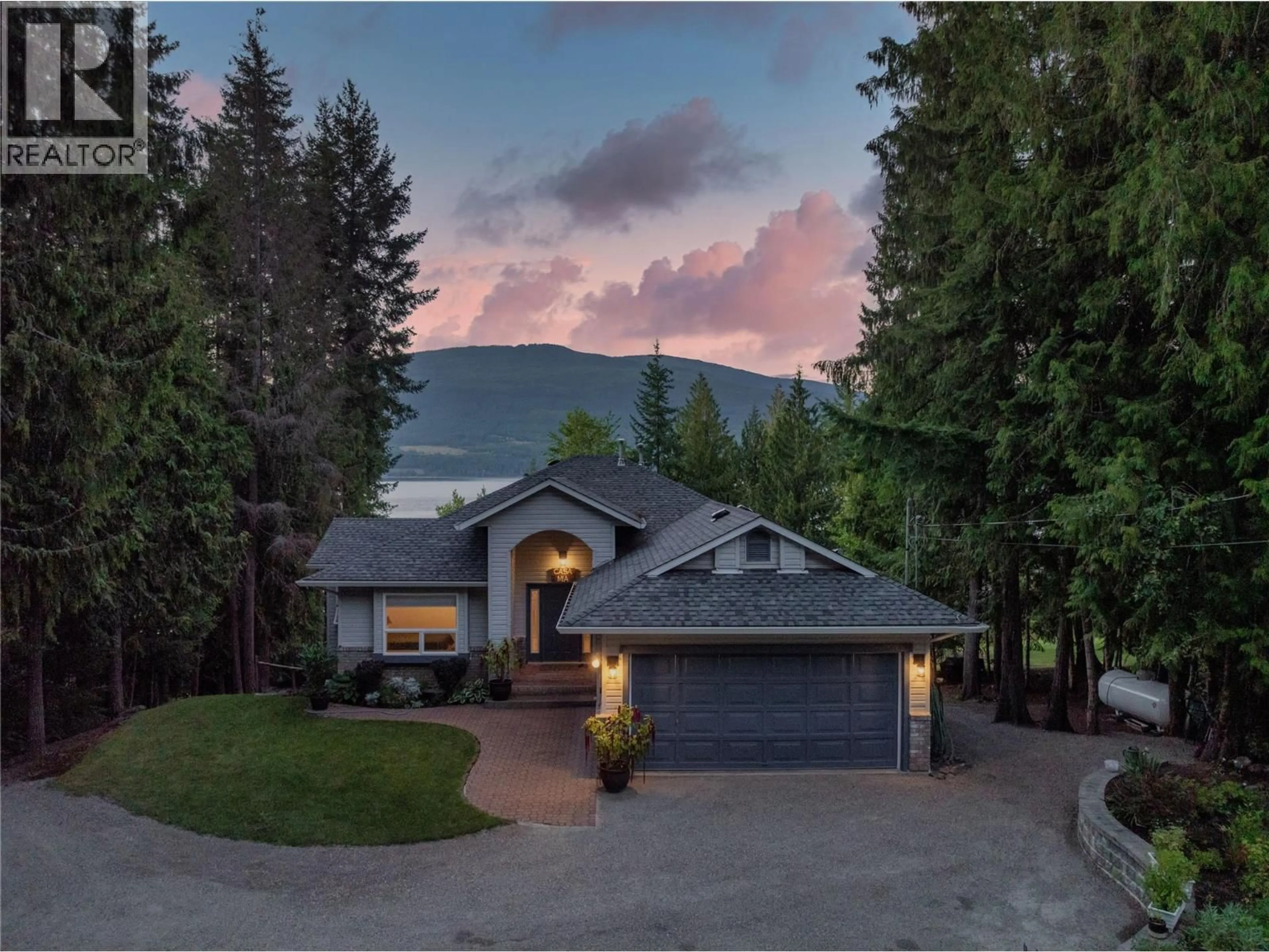 A pic from outside/outdoor area/front of a property/back of a property/a pic from drone, mountain view for 4283 EAGLE BAY ROAD, Eagle Bay British Columbia V0E1T0
