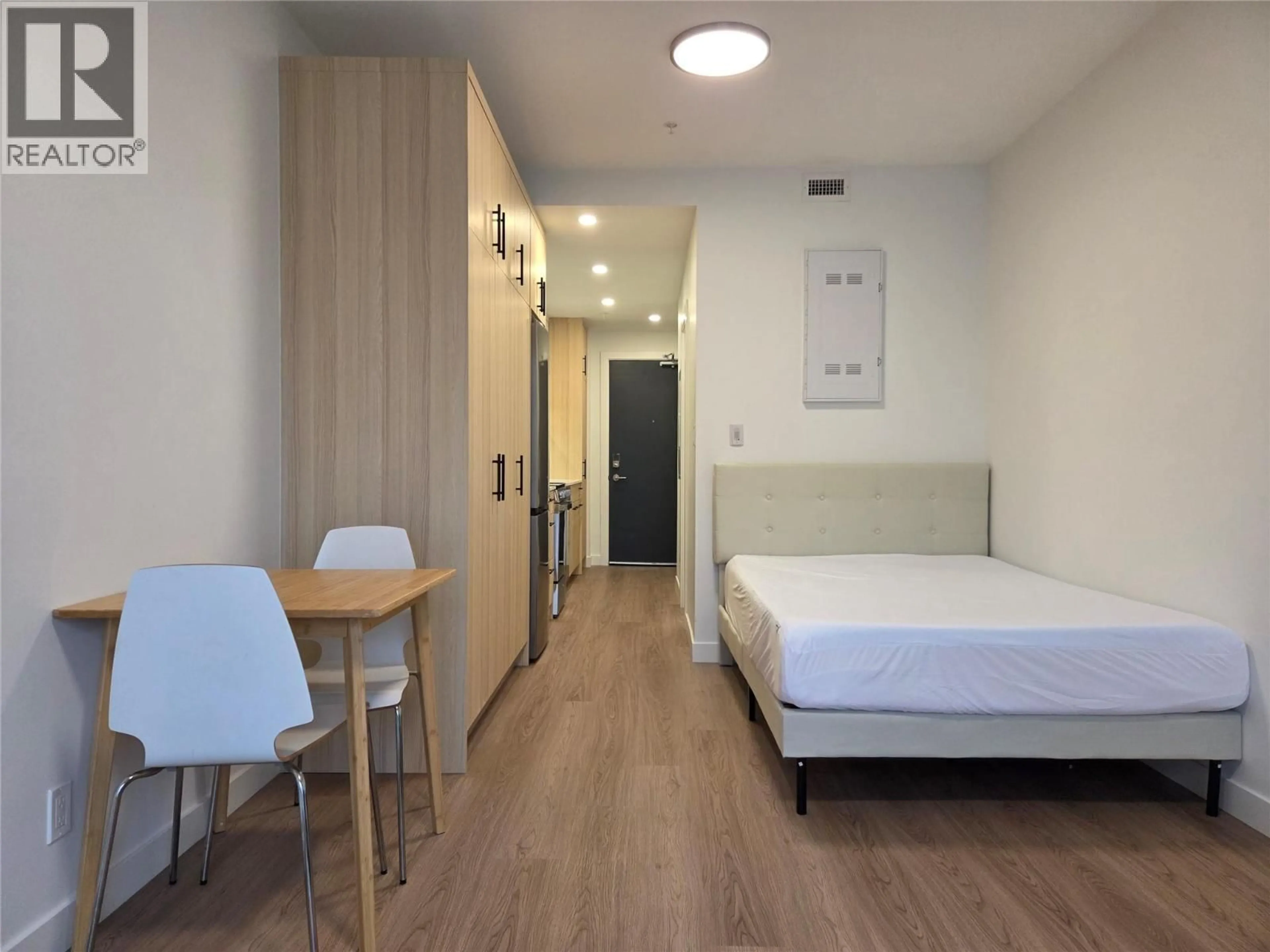 A pic of a room for 213 - 1380 PRIDHAM AVENUE, Kelowna British Columbia V1Y6B9