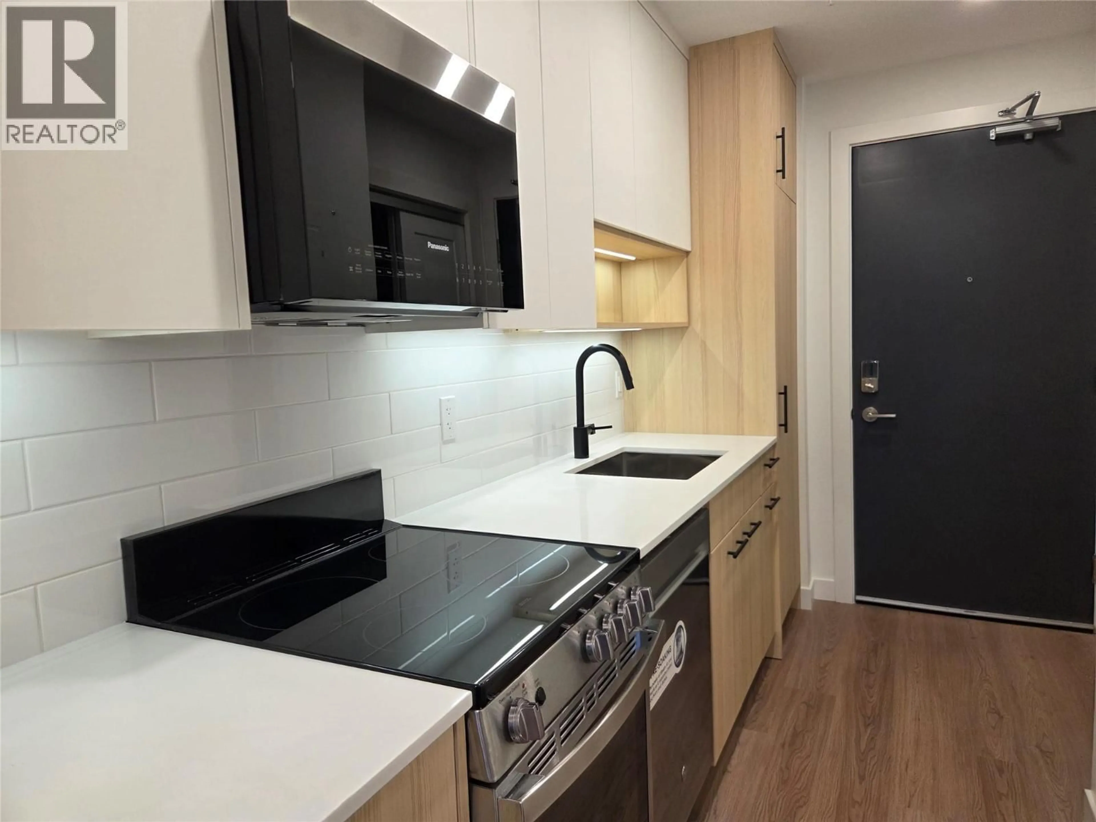 Standard kitchen, unknown for 213 - 1380 PRIDHAM AVENUE, Kelowna British Columbia V1Y6B9
