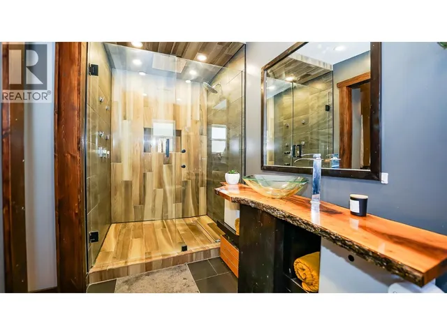 1740 ILLECILLEWAET ROAD, Revelstoke 5