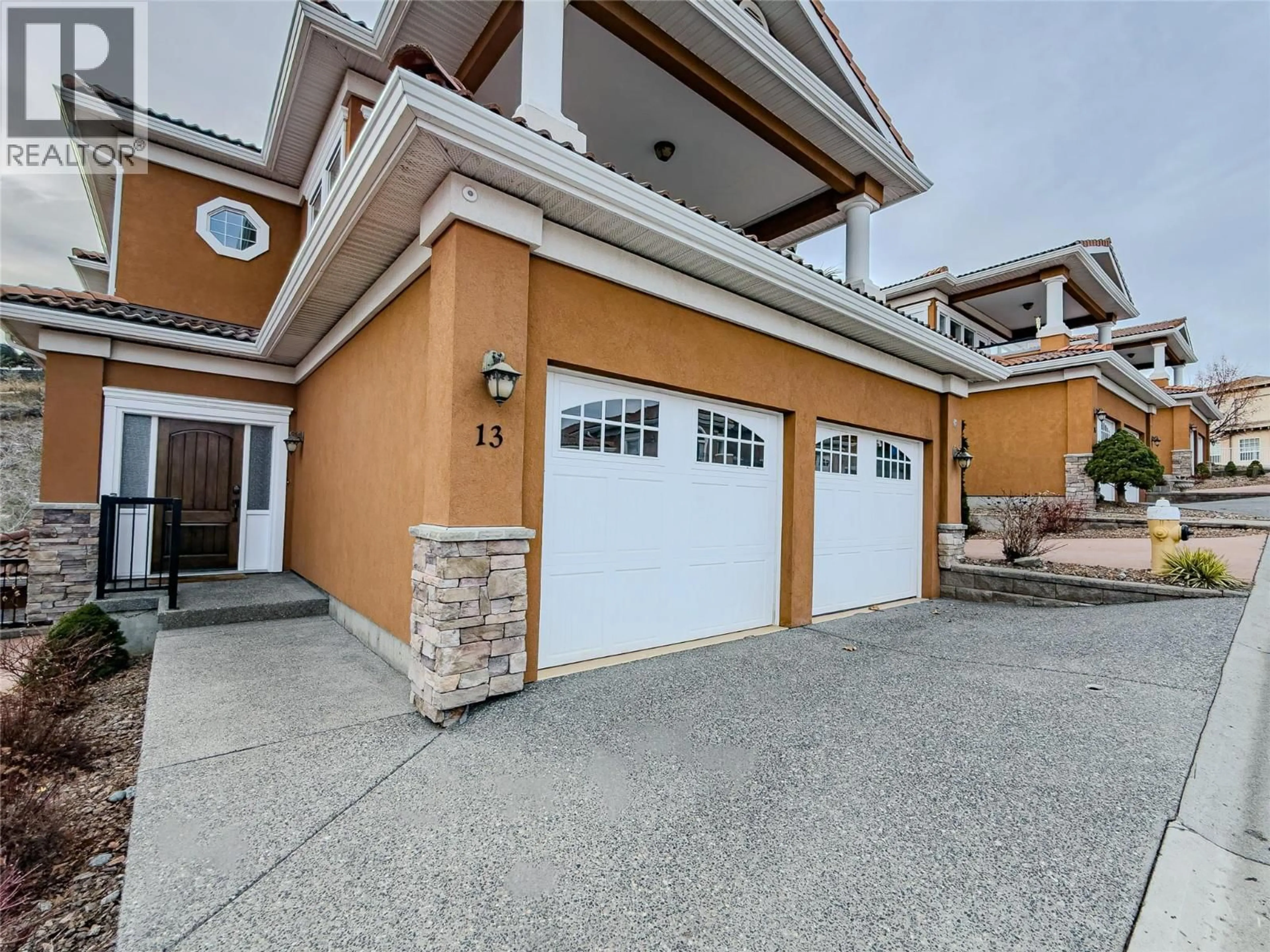 Indoor garage for 13 - 875 SAHALI TERRACE, Kamloops British Columbia V2C6W9