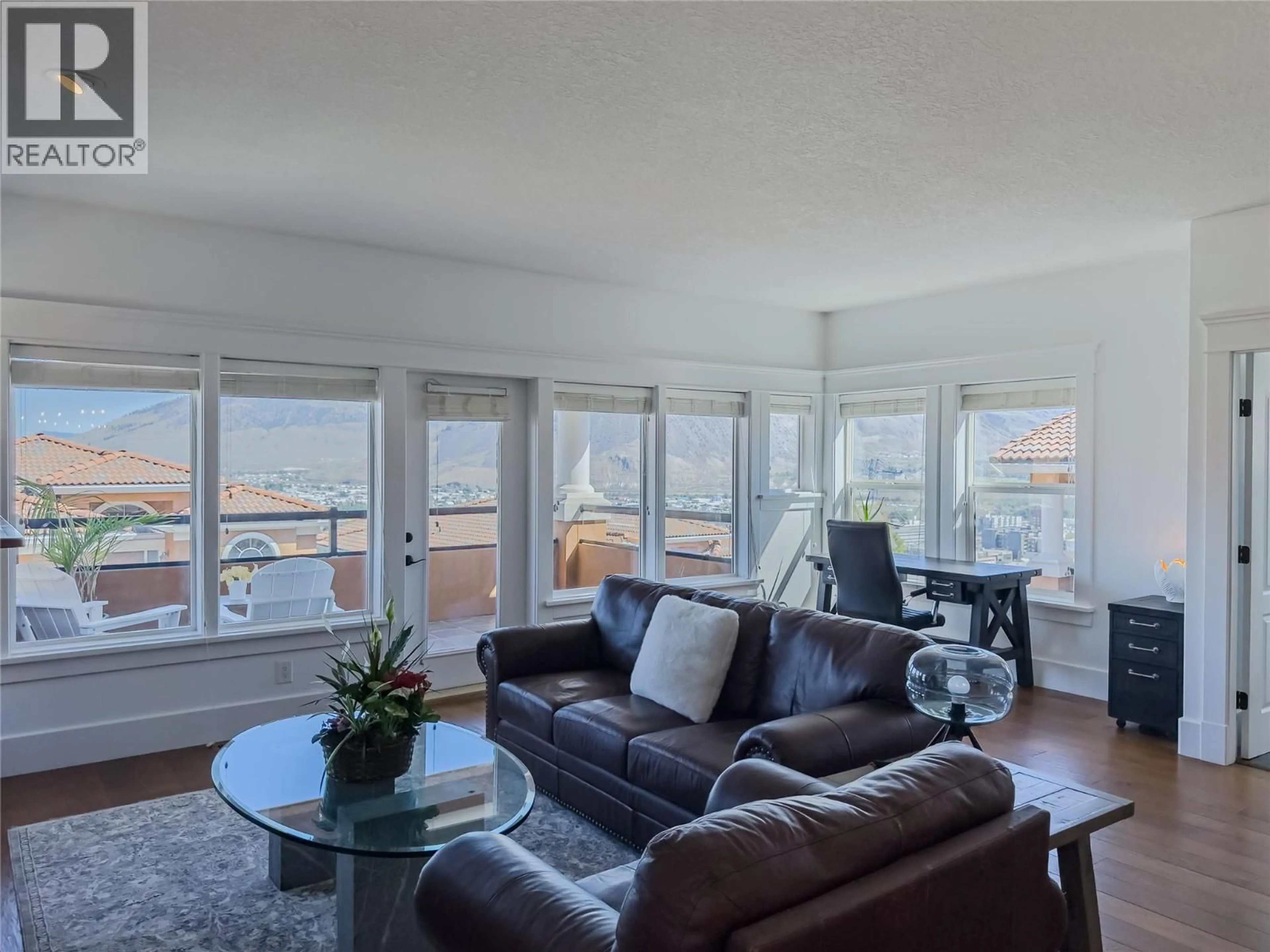 Living room with furniture, unknown for 13 - 875 SAHALI TERRACE, Kamloops British Columbia V2C6W9