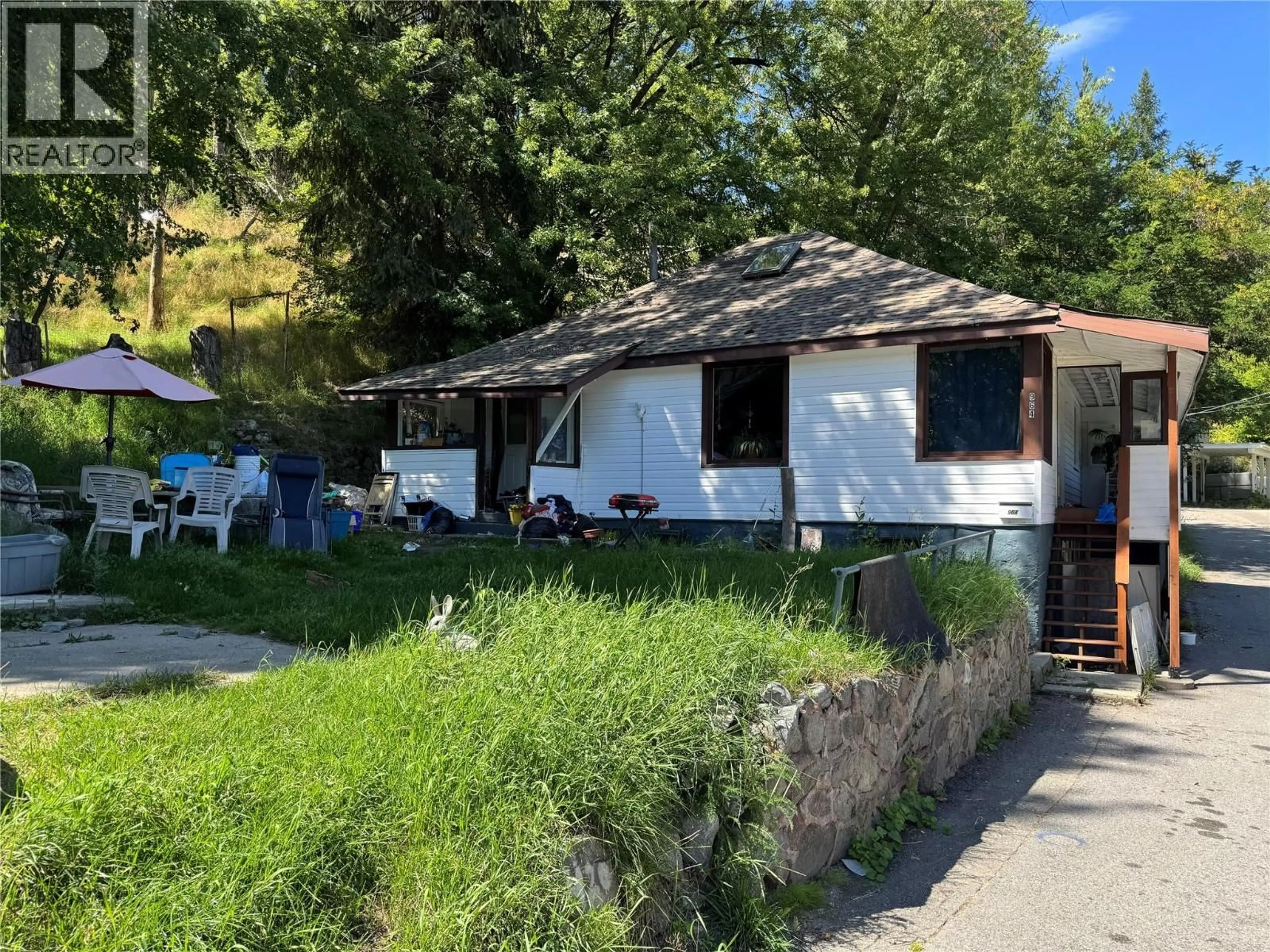 Patio, street for 964 MOUNTAIN STREET, Trail British Columbia V1R3G5