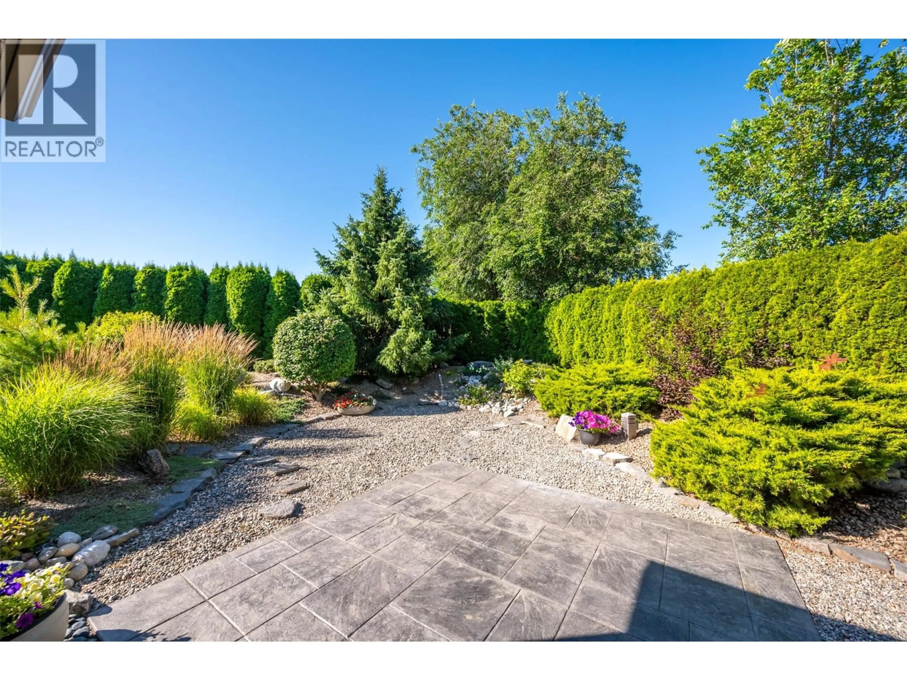 A pic from outside/outdoor area/front of a property/back of a property/a pic from drone, unknown for 26 - 6833 MEADOWS DRIVE, Oliver British Columbia V0H1T4