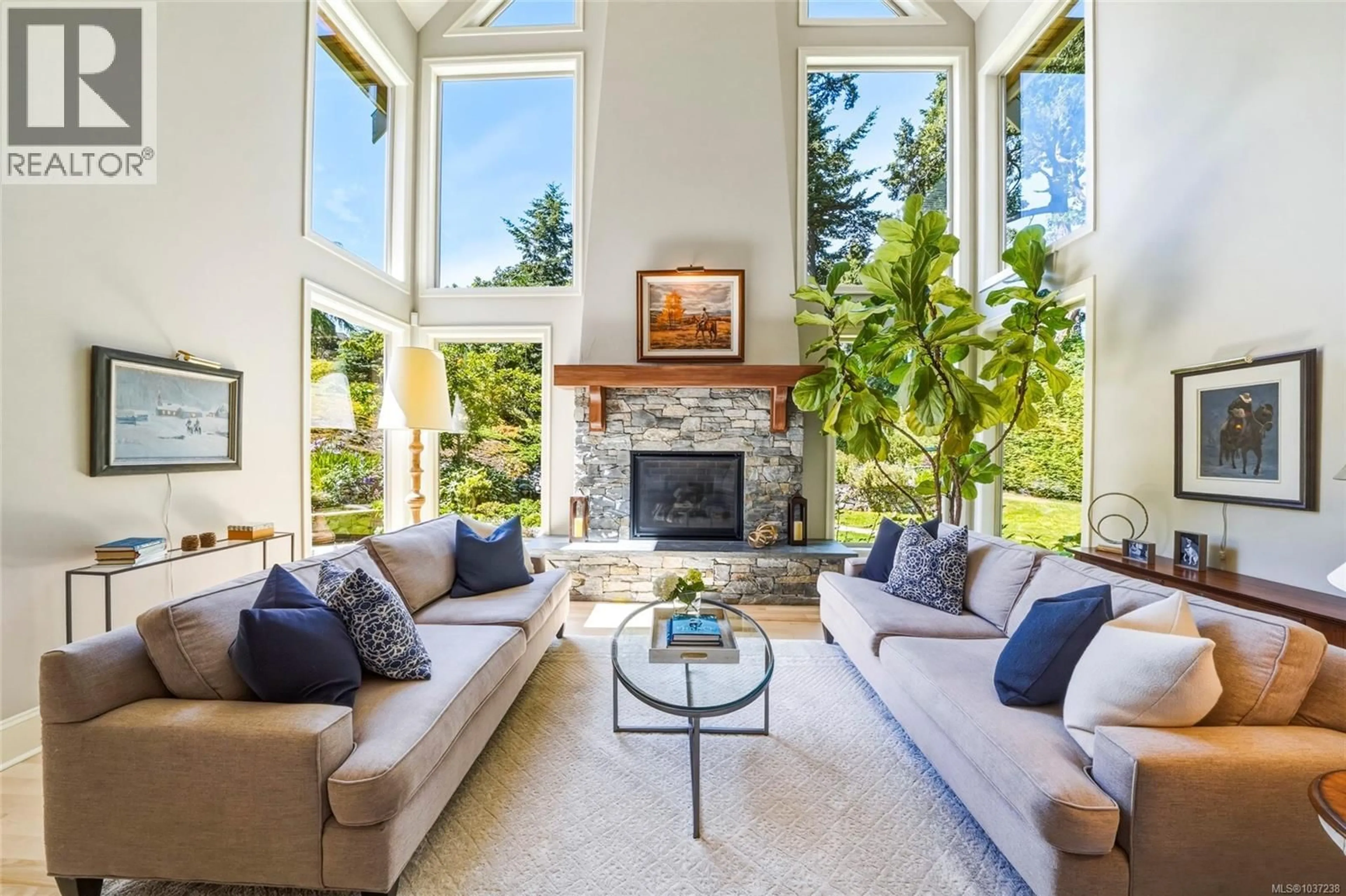 Living room with furniture, unknown for 2985 BAYNES ROAD, Saanich British Columbia V8N1Y4
