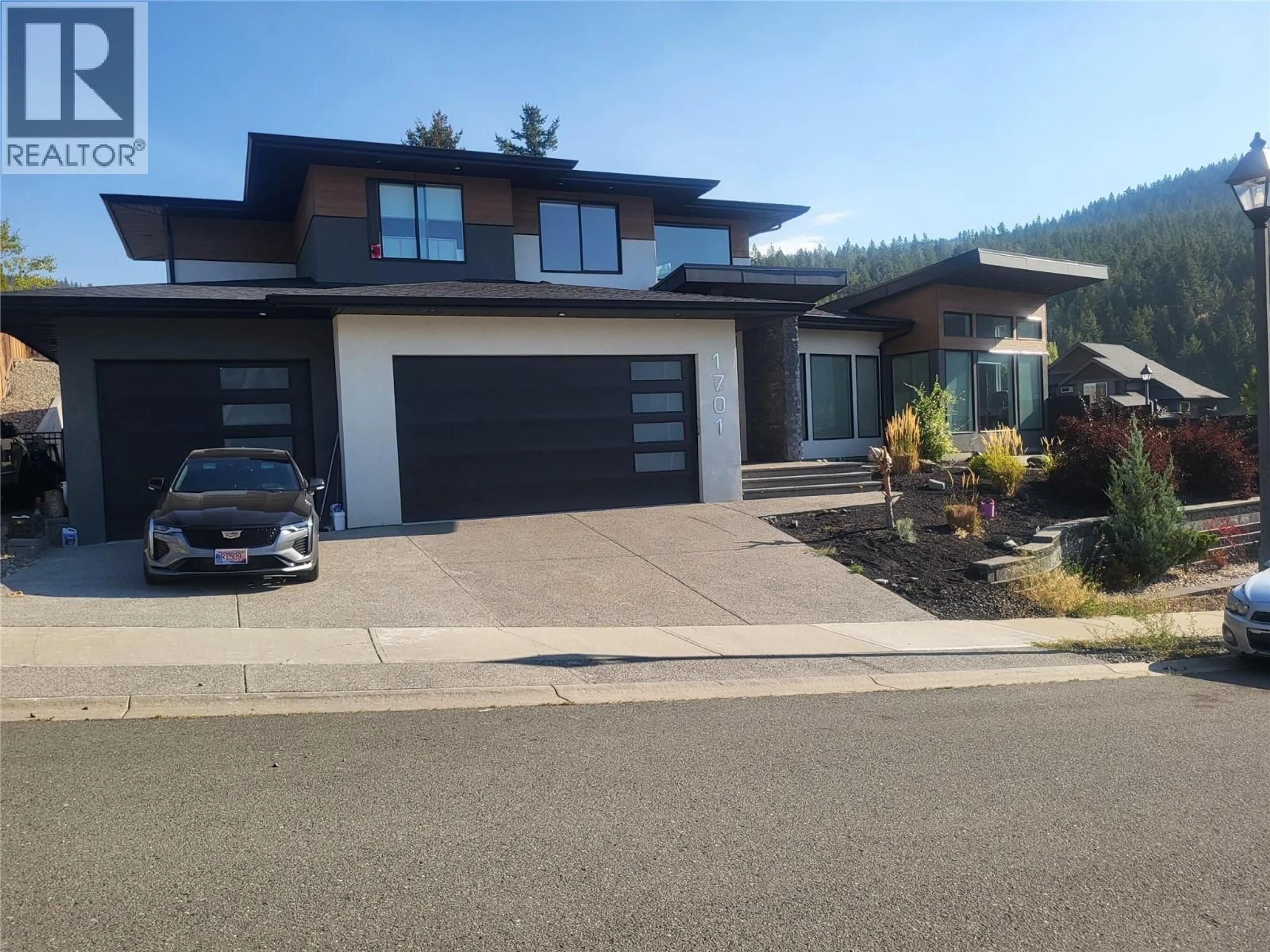 Home with vinyl exterior material, street for 1701 BIRKENHEAD PLACE, Kamloops British Columbia V2E2T6