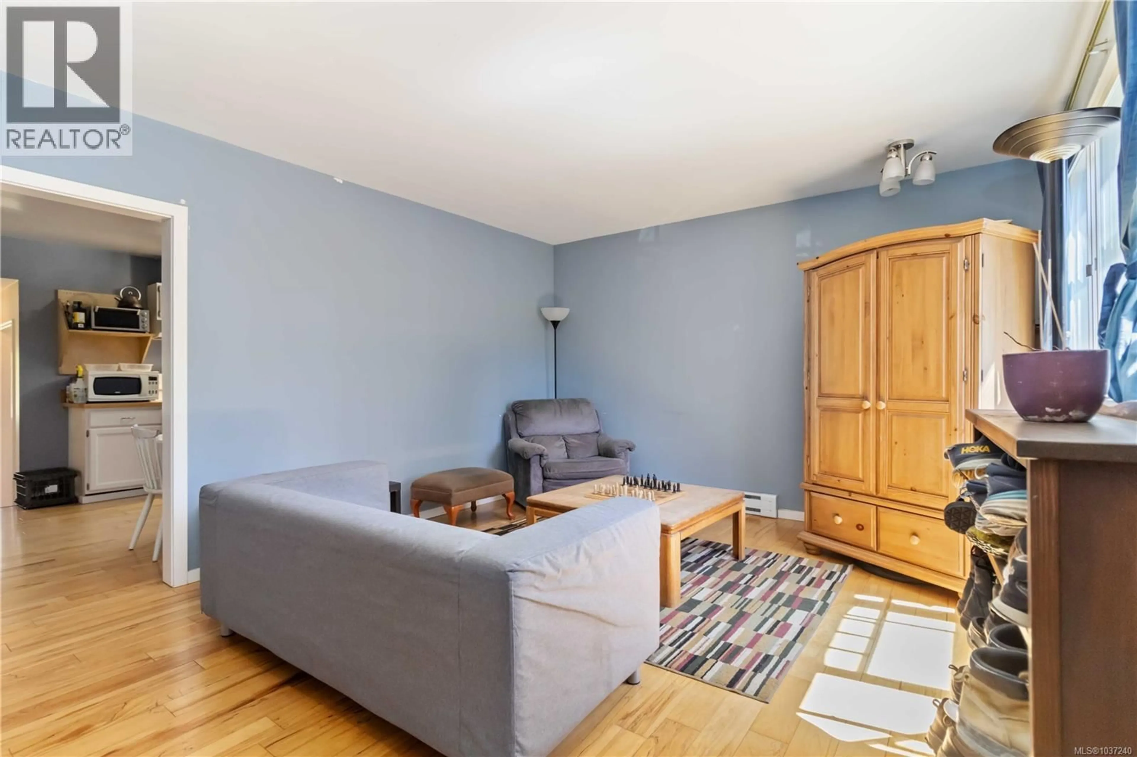 Living room with furniture, unknown for 1334 PEMBROKE STREET, Victoria British Columbia V8R1V4