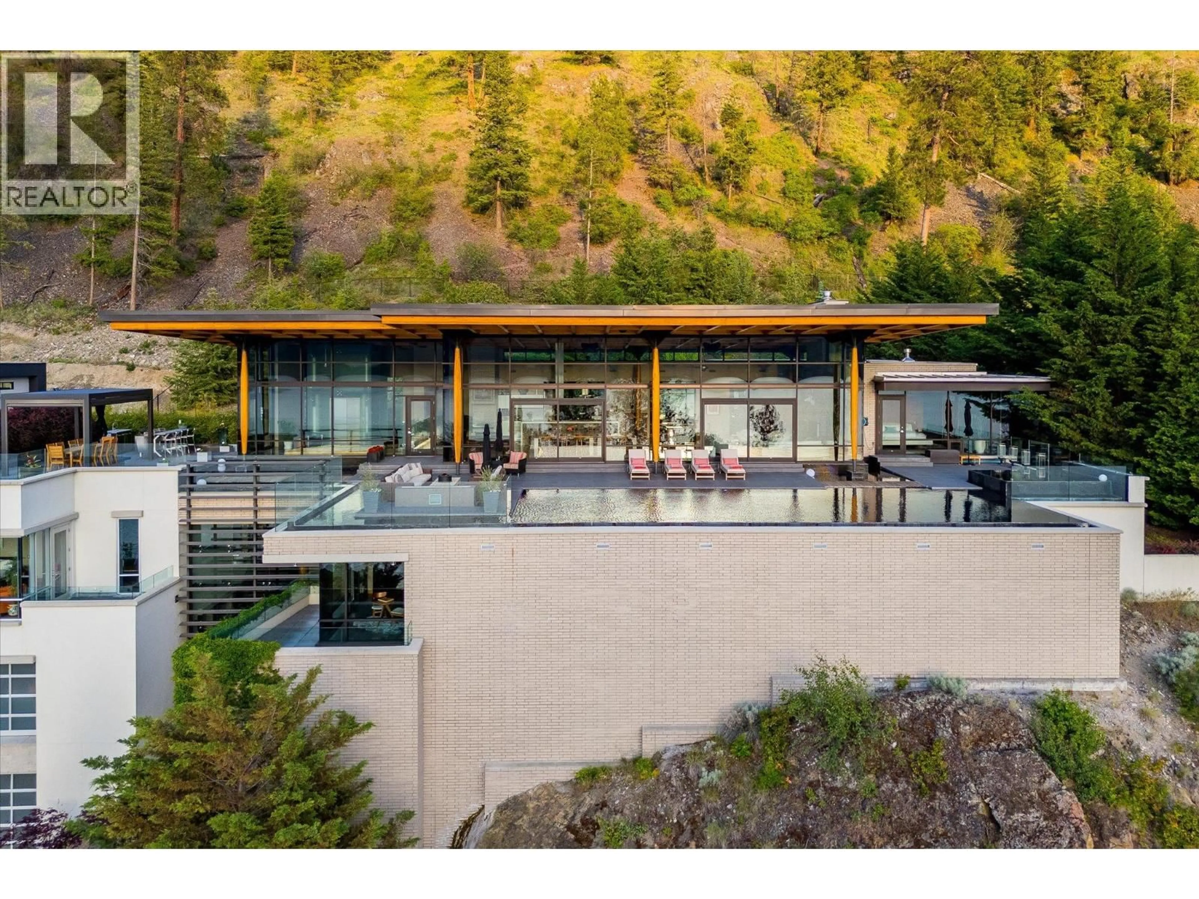 Unknown for 19 - 180 SHEERWATER COURT, Kelowna British Columbia V1V2X1