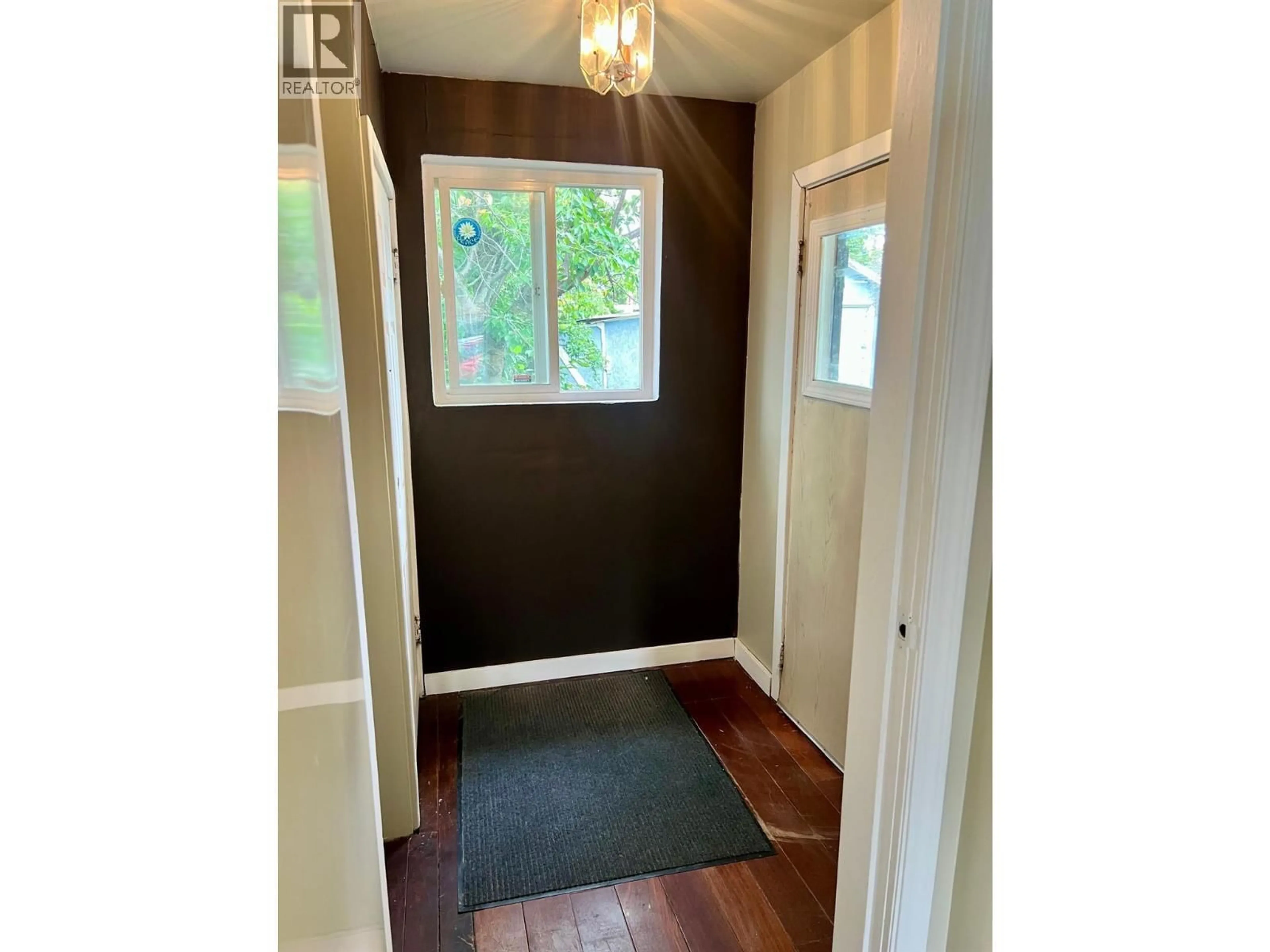 Indoor entryway for 141 15TH AVENUE NORTH, Creston British Columbia V0B1G0