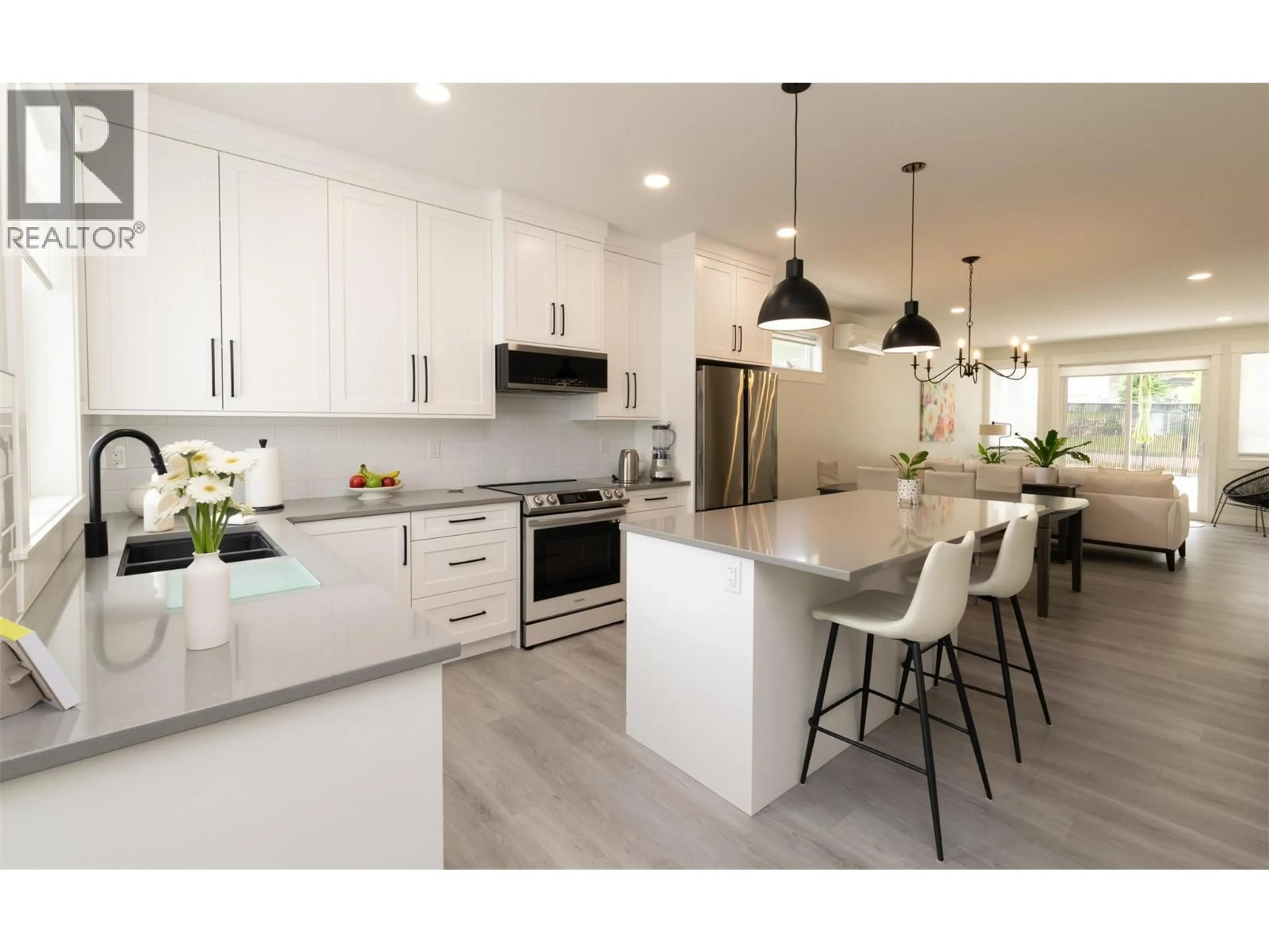 Open concept kitchen, unknown for 2334 6 AVENUE SOUTHEAST, Salmon Arm British Columbia V1E0H1