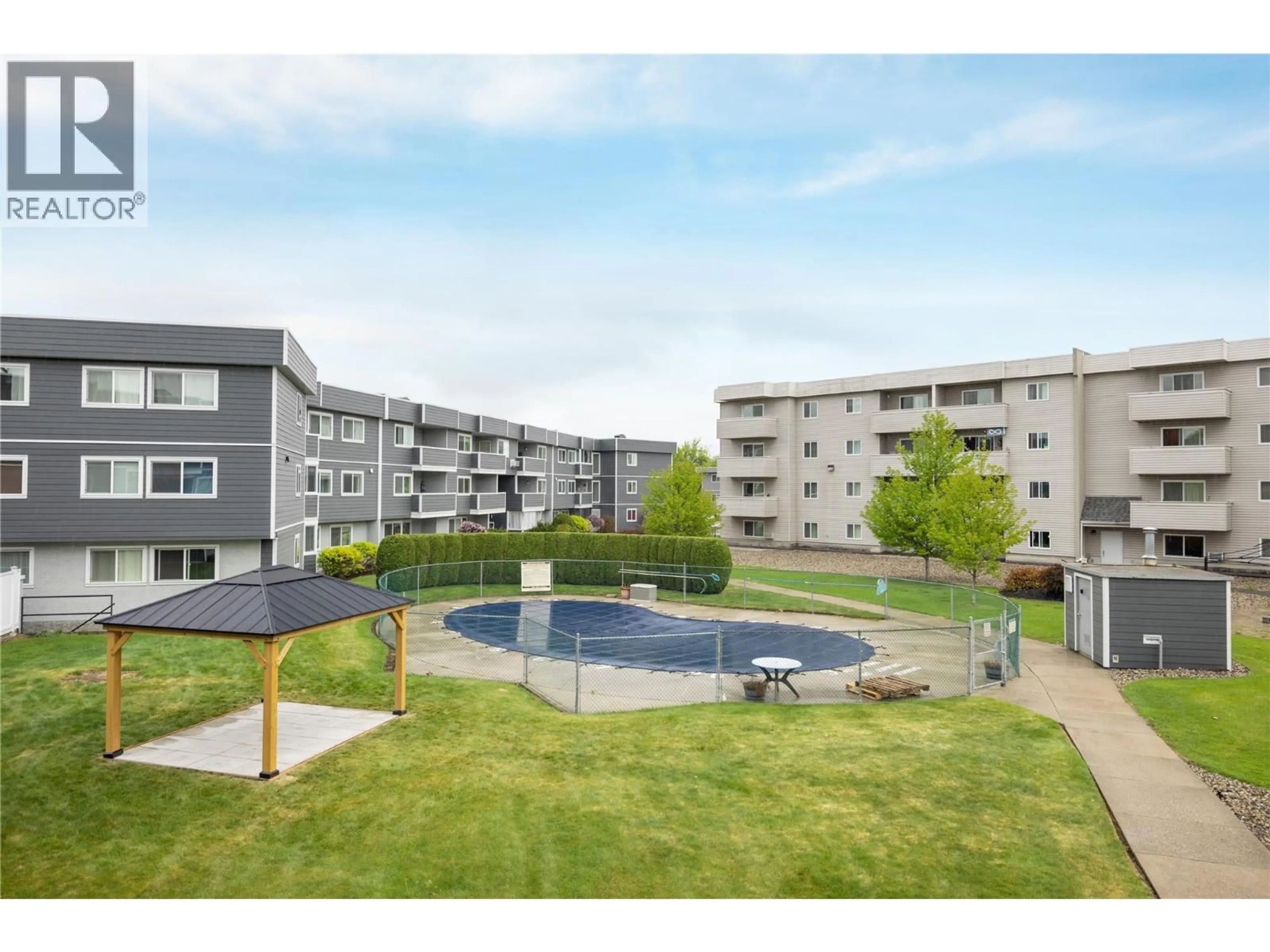 Pool for 252 - 715 LEATHEAD ROAD, Kelowna British Columbia V1X5W3